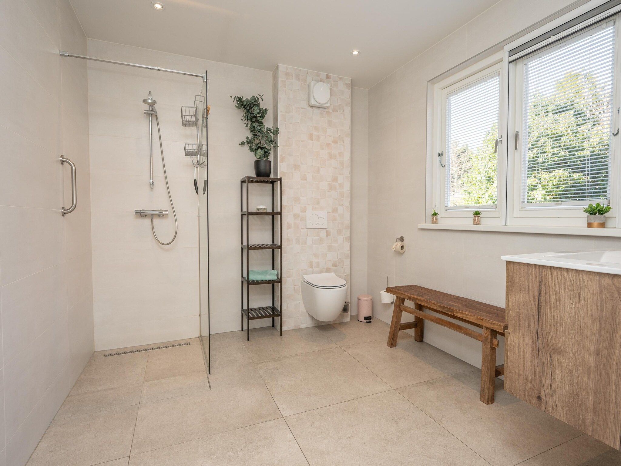 De badkamer van Mienterbos-Heideglop in De Koog