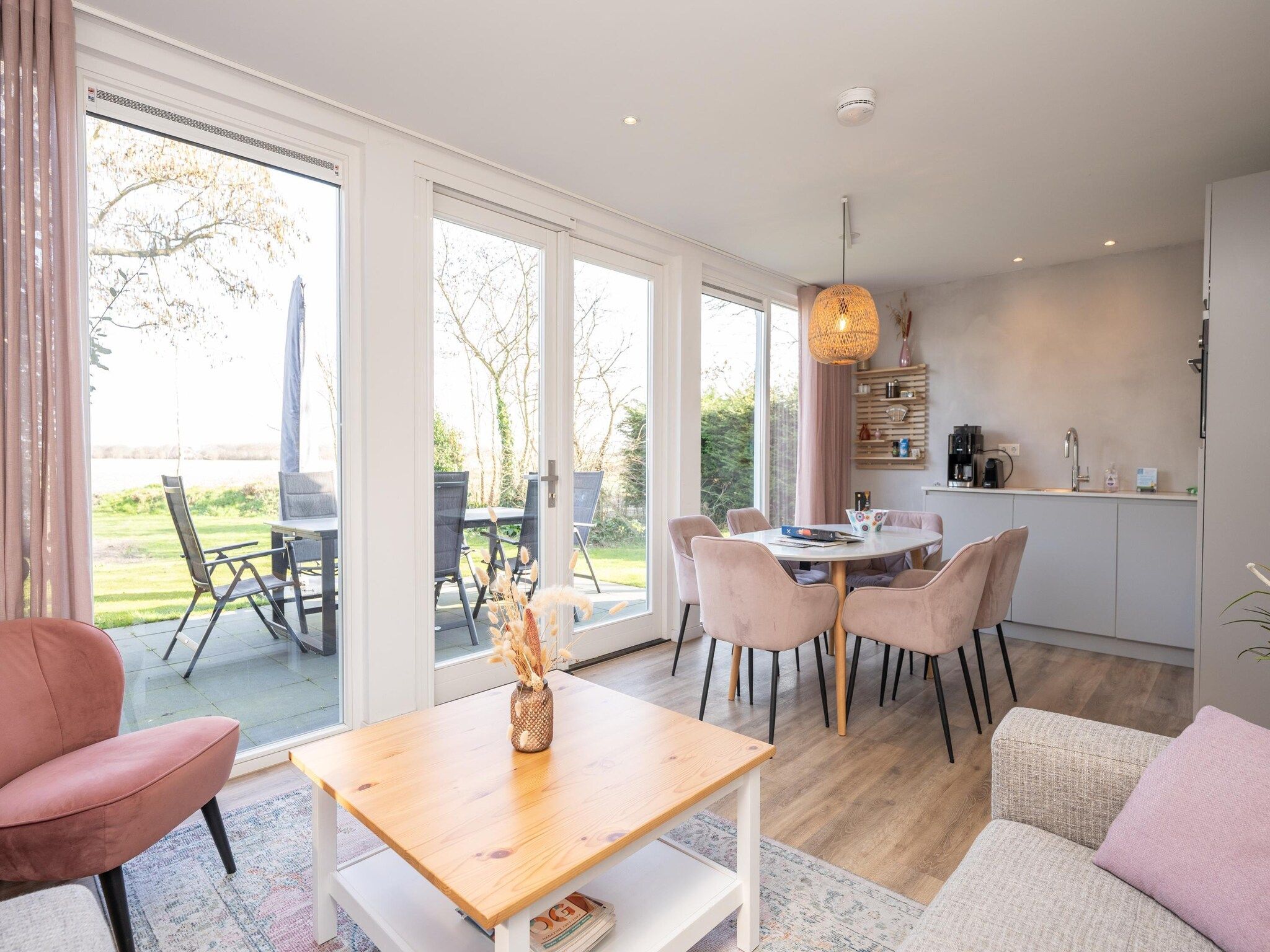 De eetkamer van Mienterbos-Heideglop in De Koog