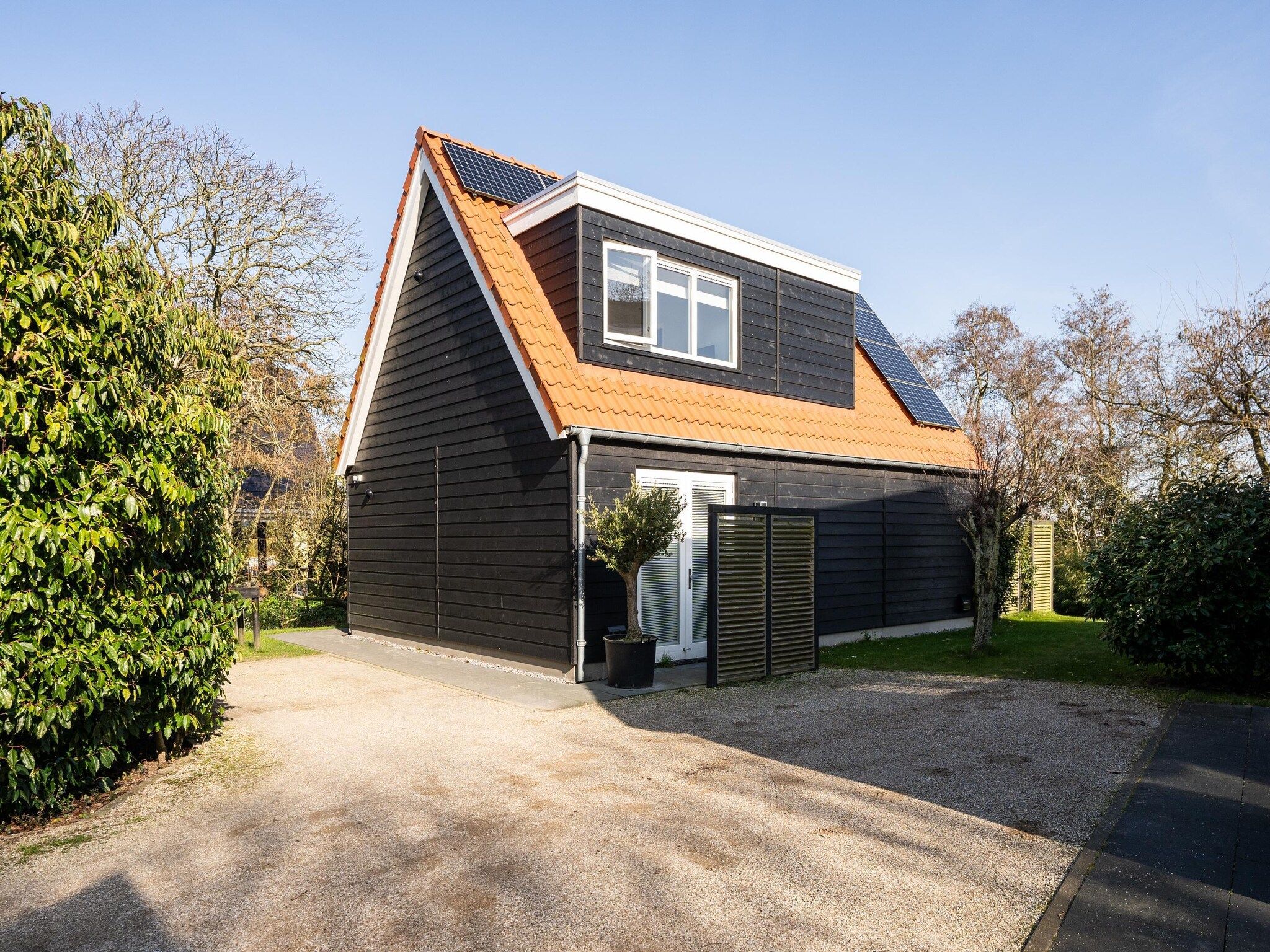 De buitenkant van Mienterbos-Duinglop in De Koog