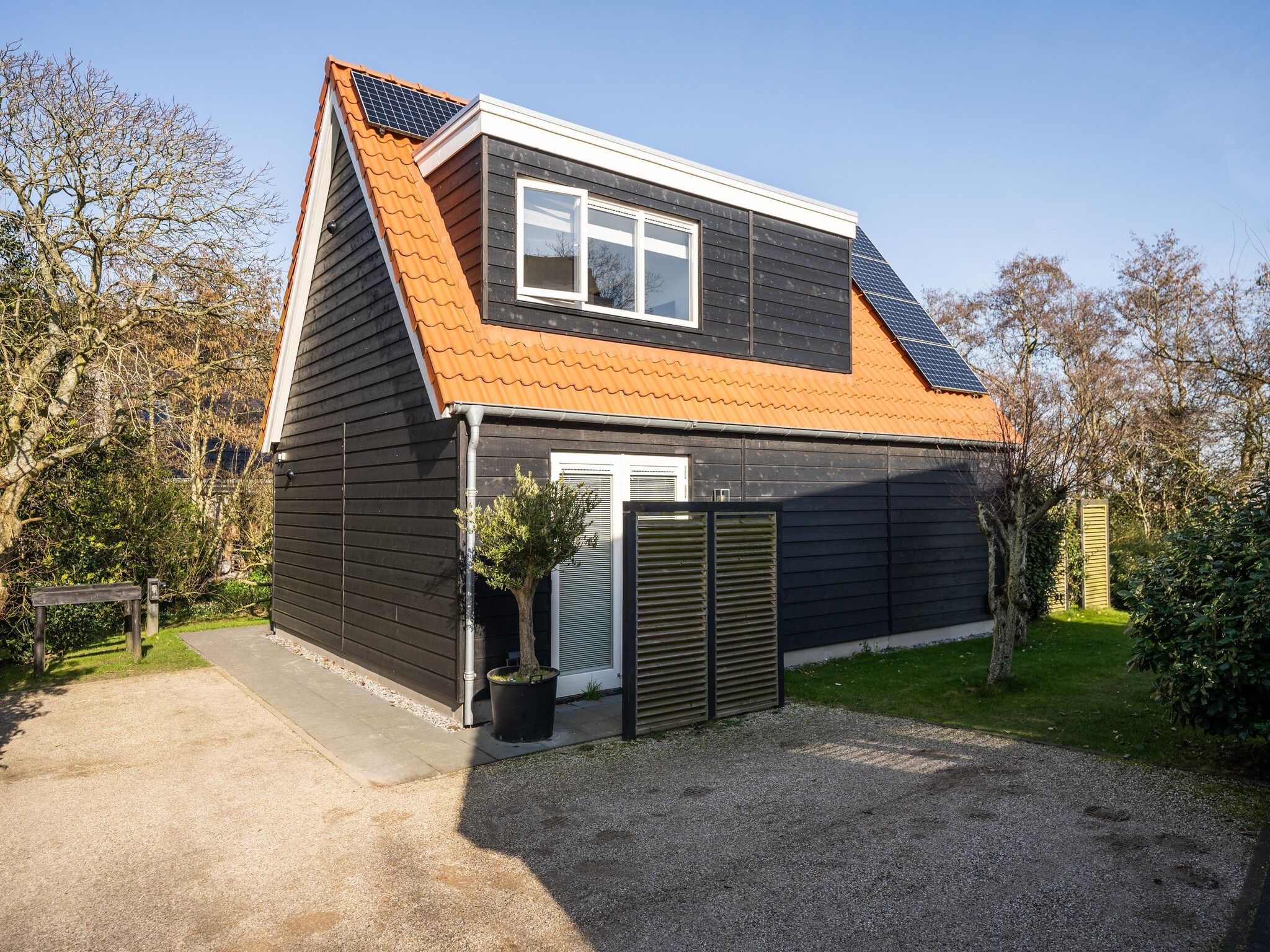 De buitenkant van Mienterbos-Duinglop in De Koog