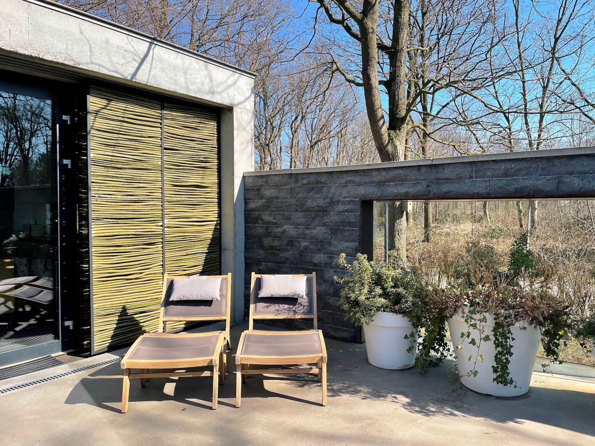 Het terras van Betonnen Boshuis in Oosterhout
