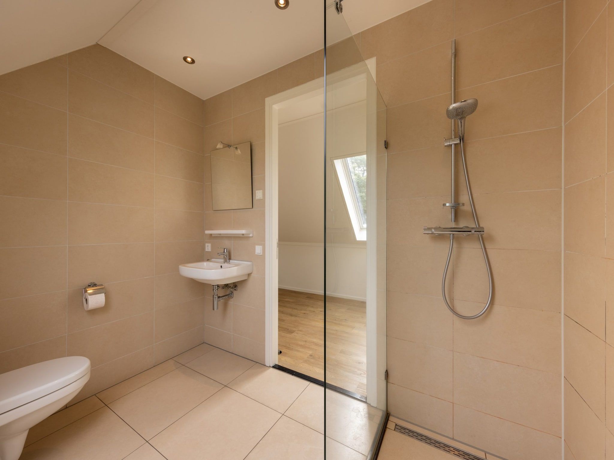 De badkamer van Boshoeve in Aalten