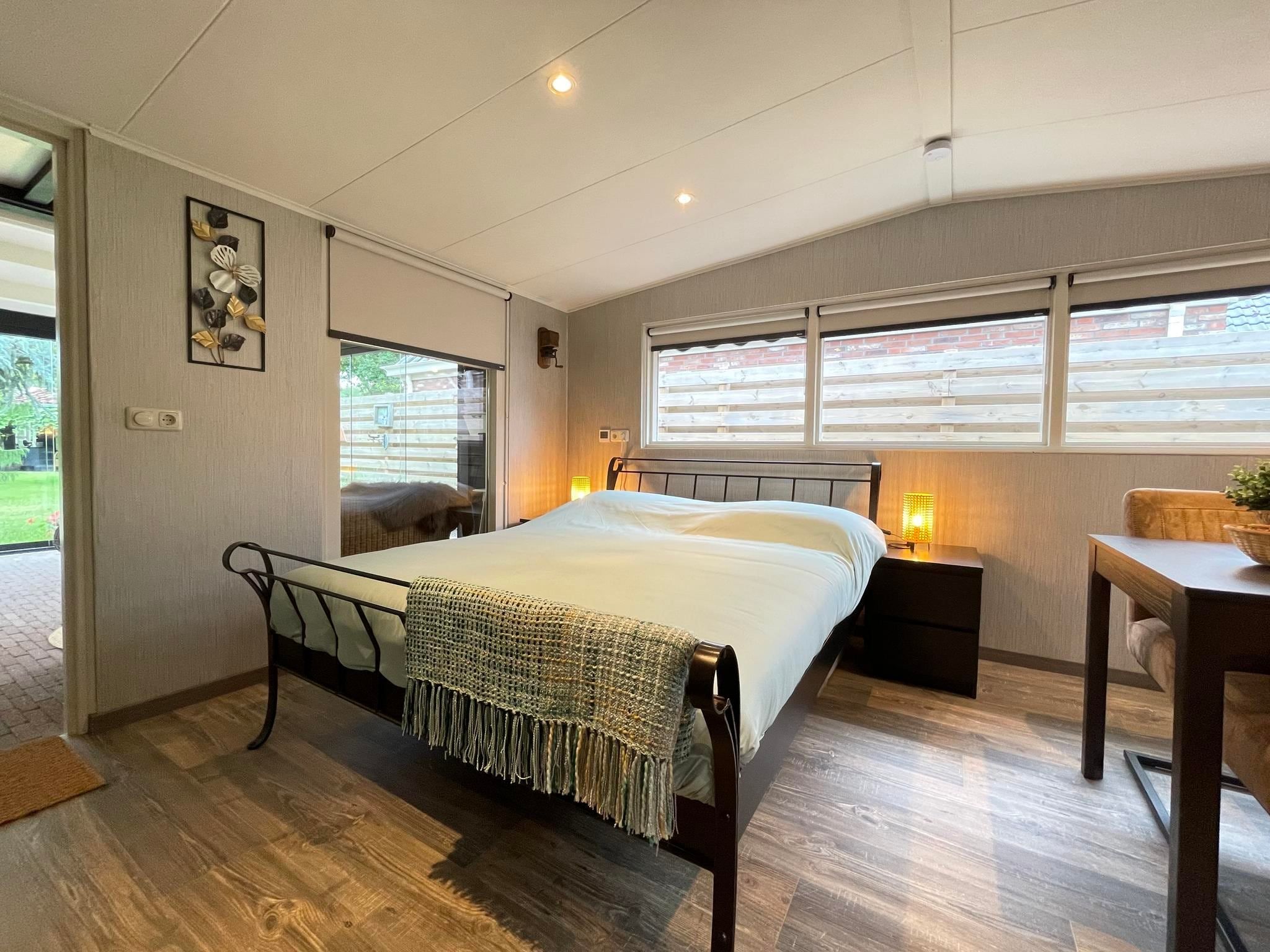 Een slaapkamer van De Groninger Zeeuw in Bellingwolde