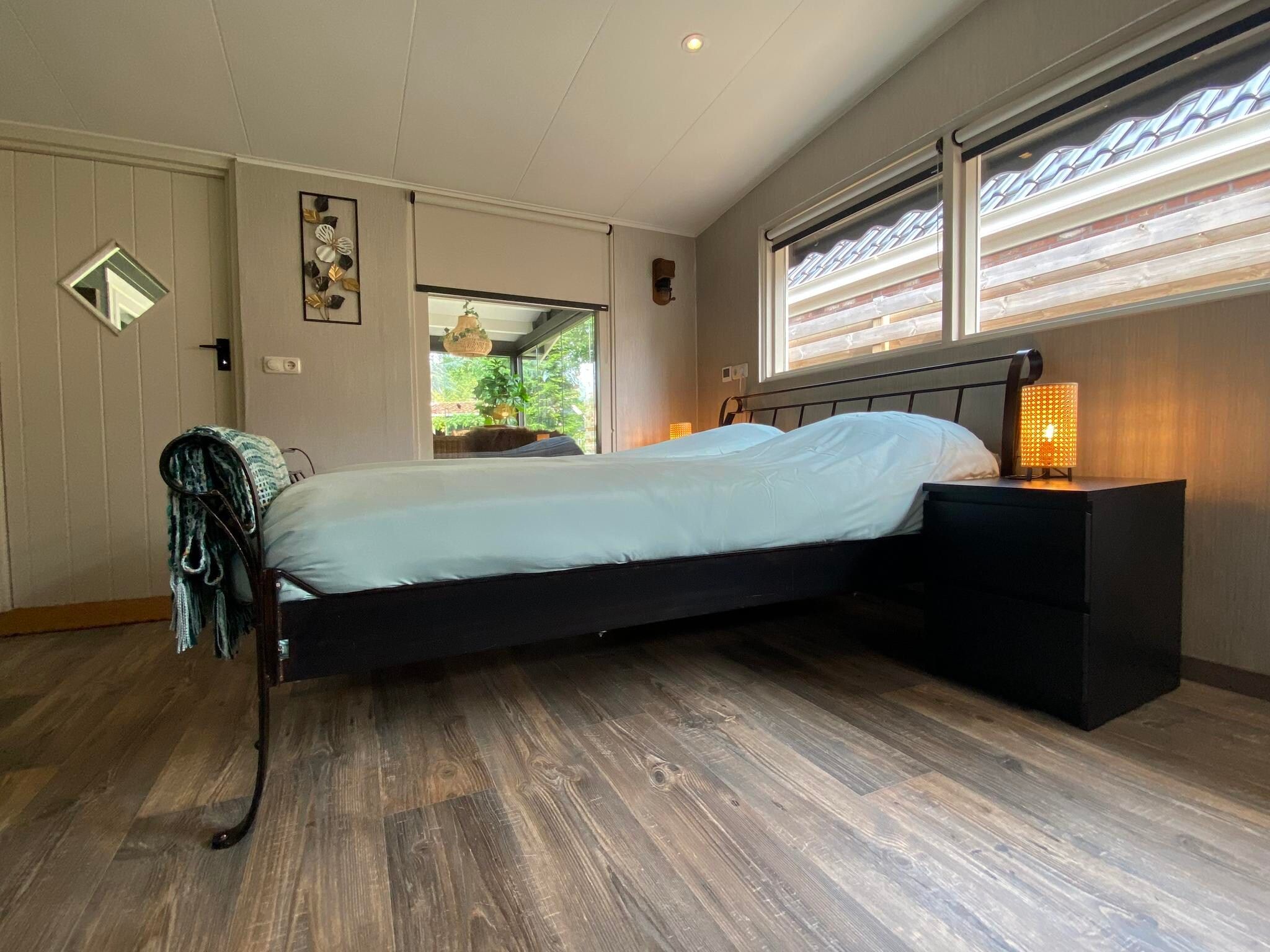 Een slaapkamer van De Groninger Zeeuw in Bellingwolde