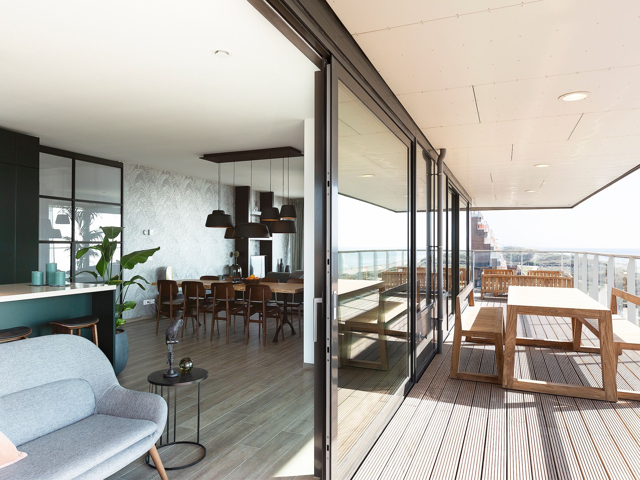 Het terras van Droomsuites Egmond aan Zee - 8 person apartment in Egmond aan Zee