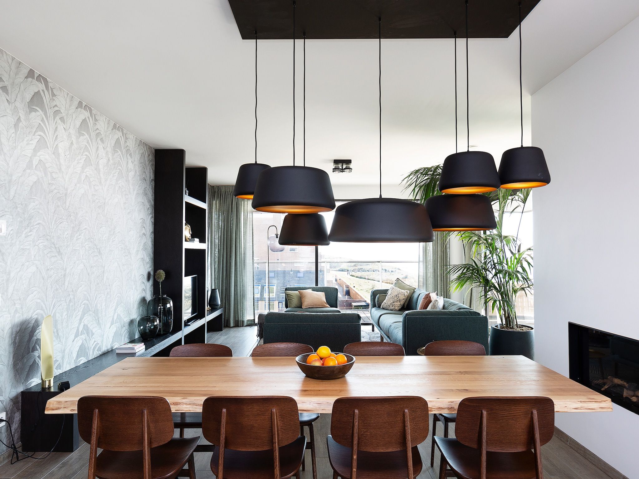 De eetkamer van Droomsuites Egmond aan Zee - 8 person apartment in Egmond aan Zee