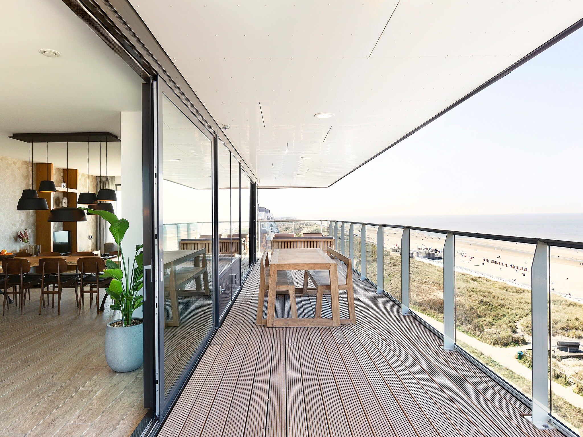 Het terras van Droomsuites Egmond aan Zee - 8 person penthouse in Egmond aan Zee