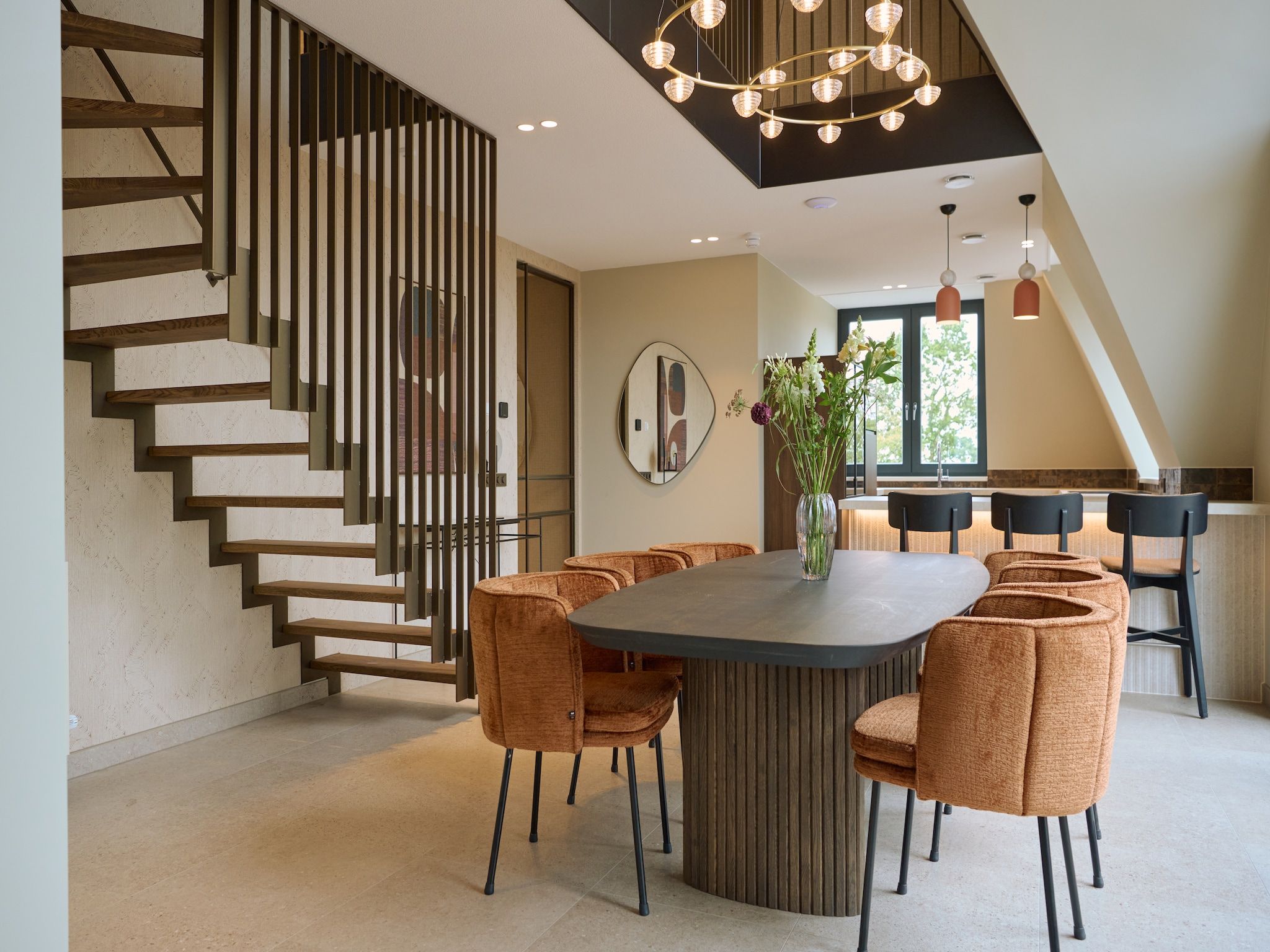 De eetkamer van Droomsuites Texel - 6 persoons apartement in Den Burg