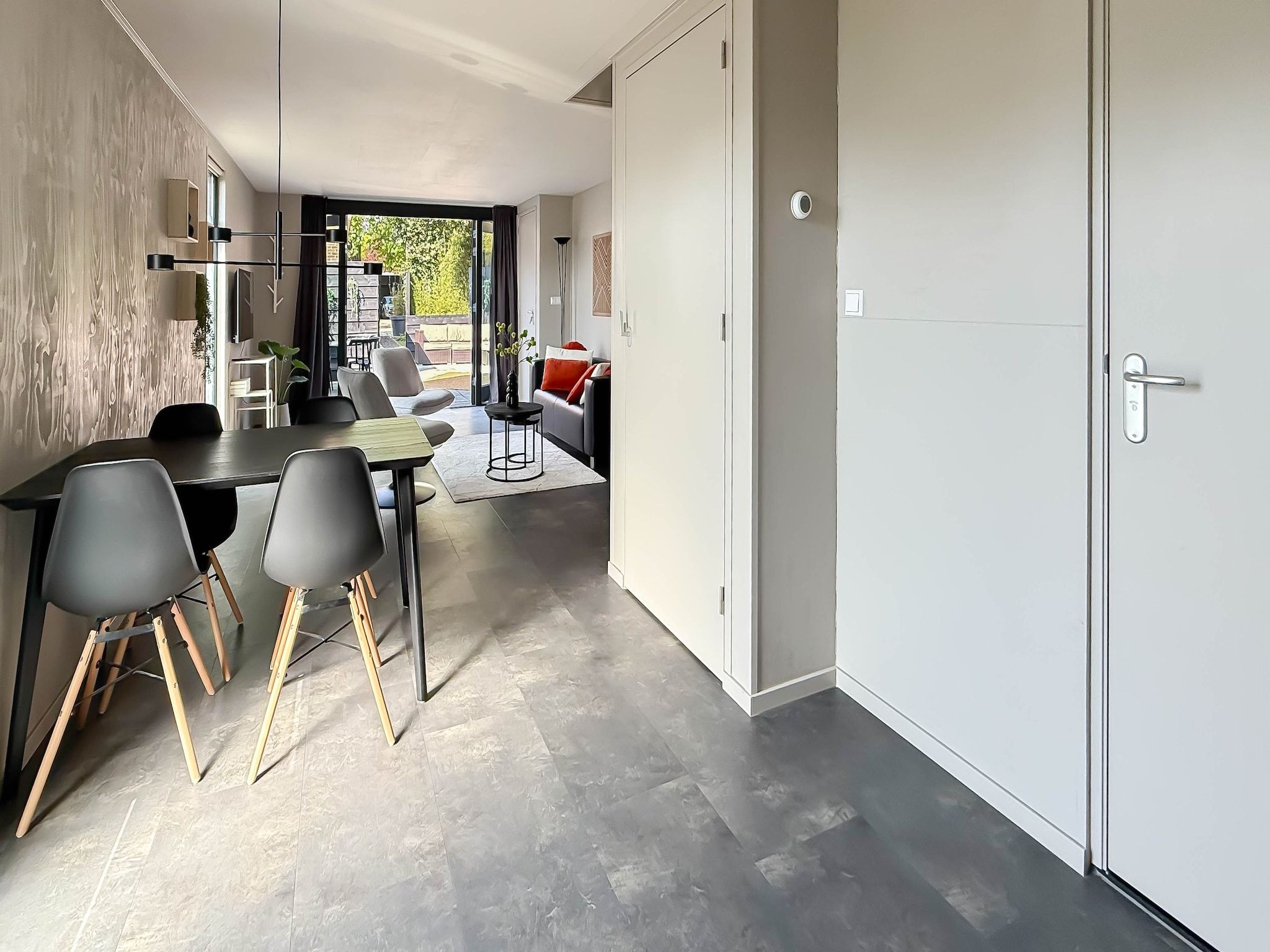 De eetkamer van 't Boschhuys in Bergen