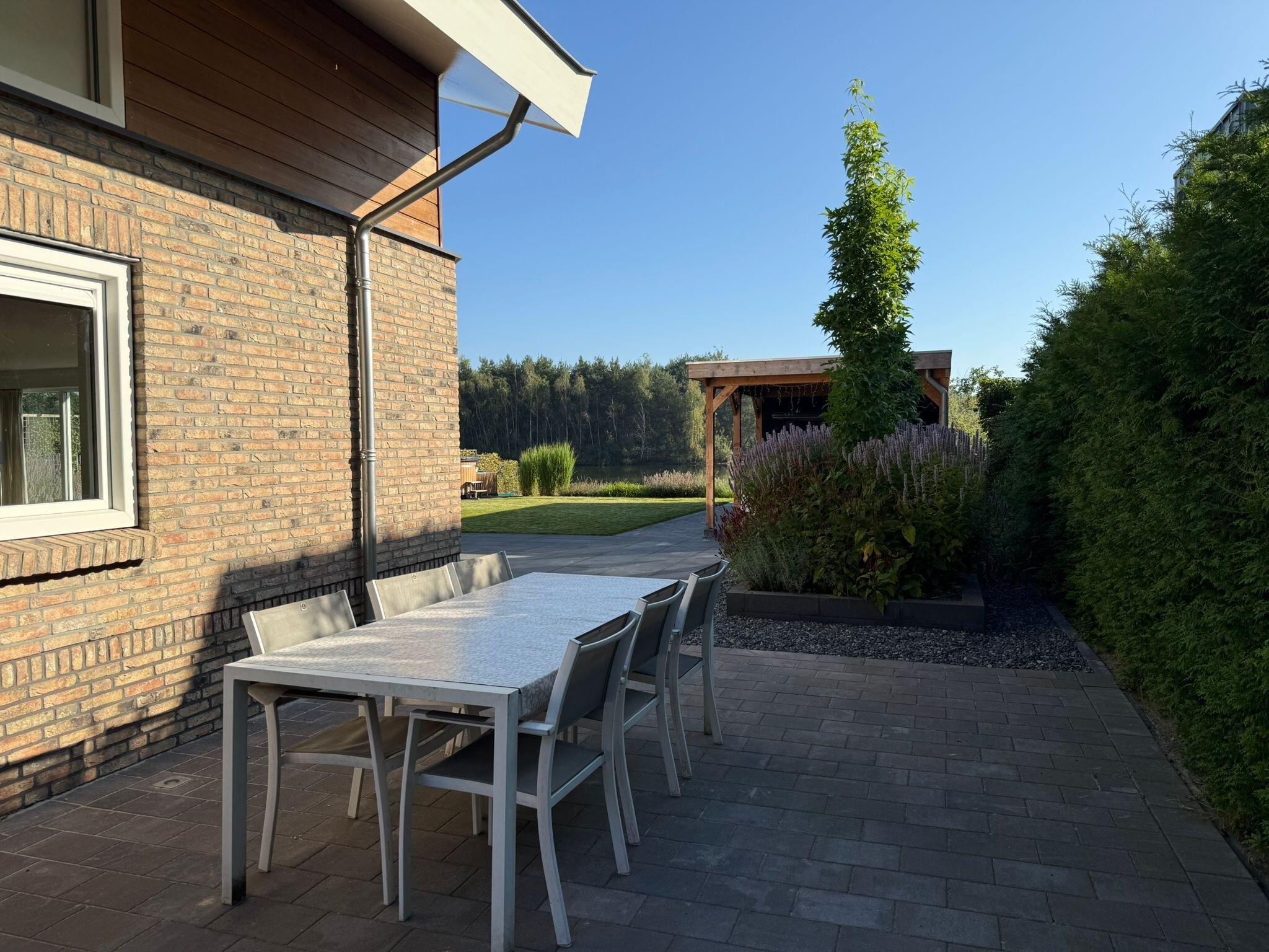 Het terras van Holiday home Torenvalk in Sibculo