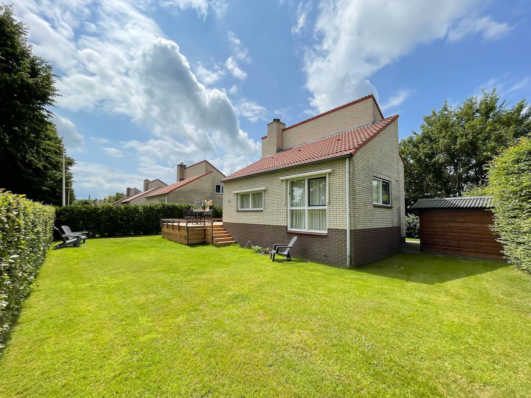 De buitenkant van Watervilla de Ijsvogel in Langweer