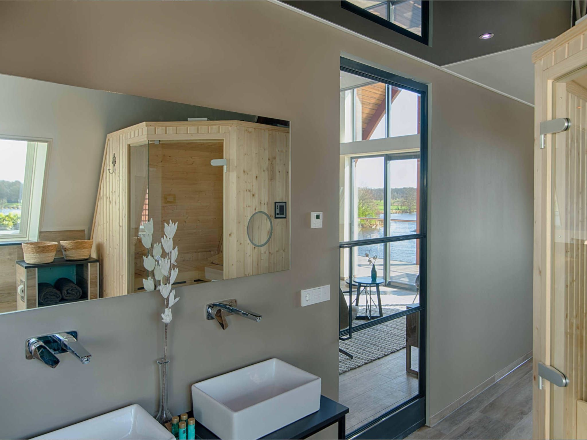 De badkamer van Wellness at the Vecht - First floor in Dalfsen