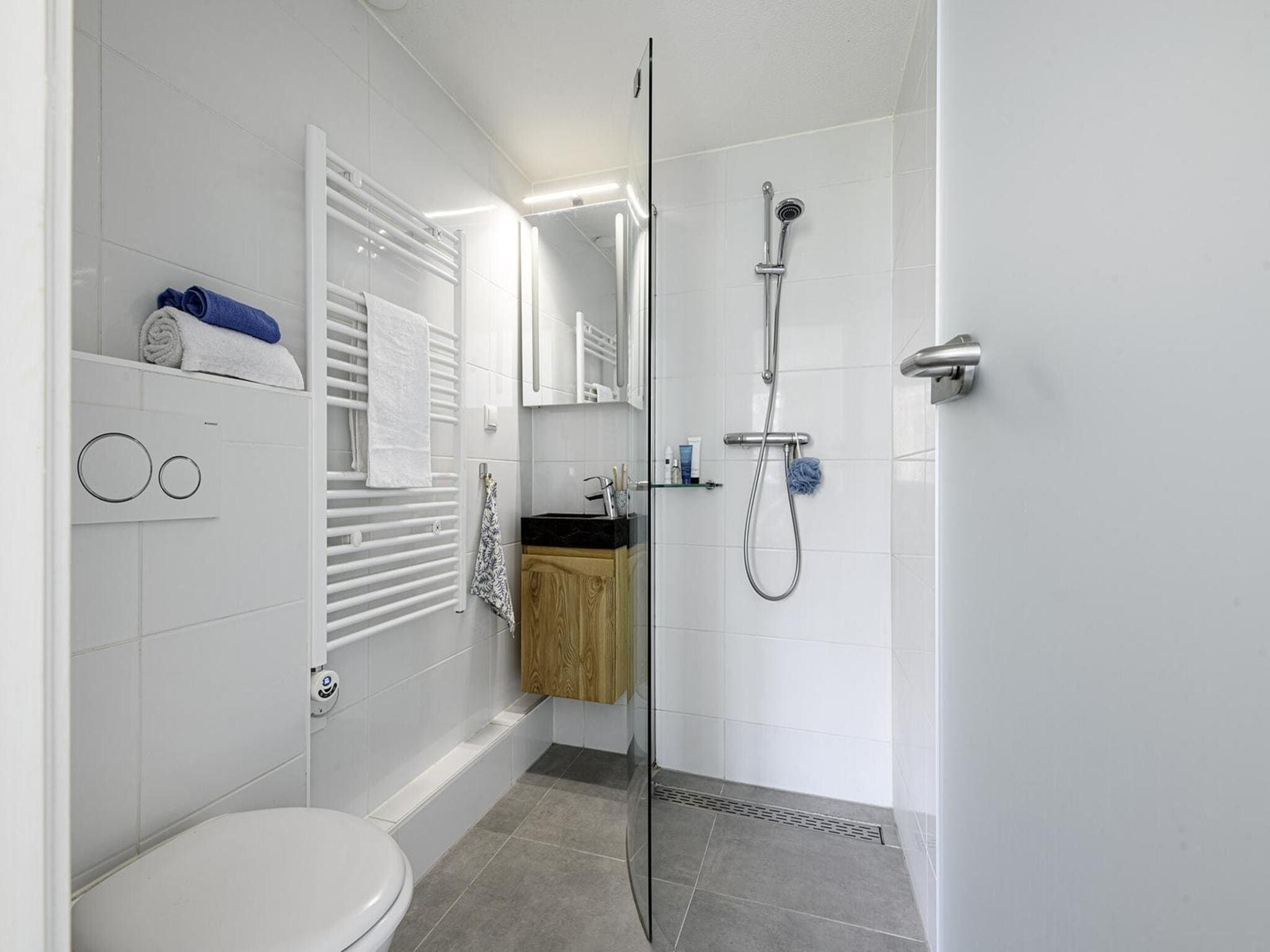 De badkamer van Family House | 10-12 personen | 4 slaapkamers | 3,5 badkamers in Loosdrecht