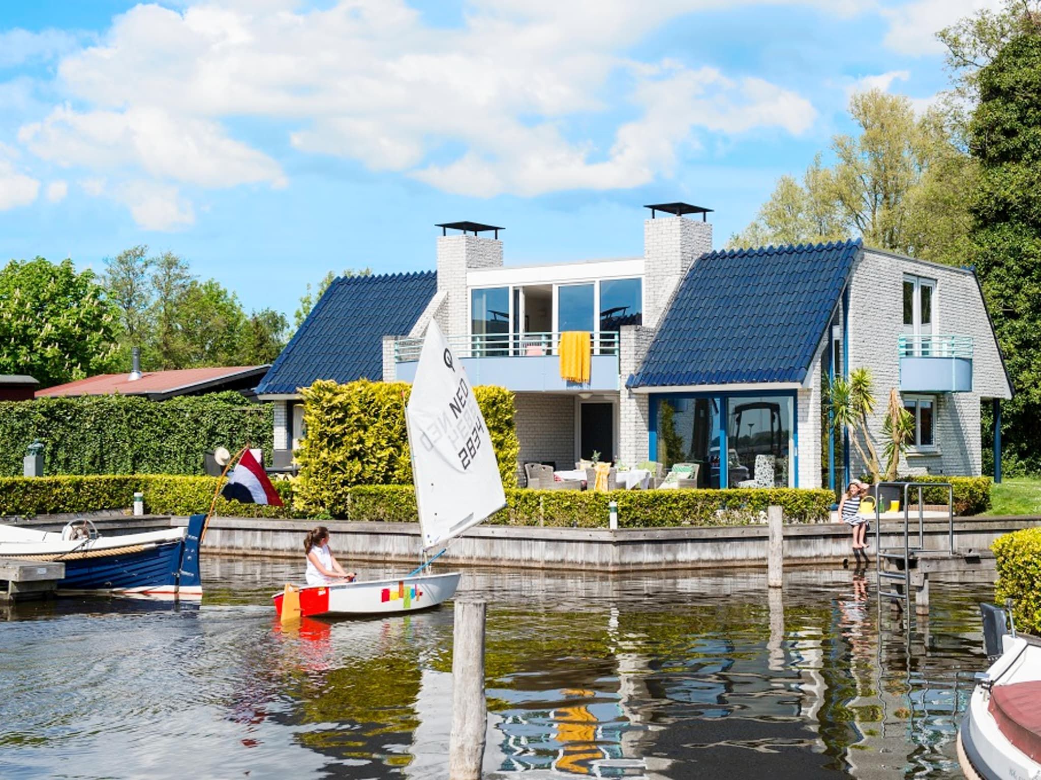 De buitenkant van Panorama Villa | 3-8 pers | 3 slaapkamers | 2,5 badkamers in Loosdrecht