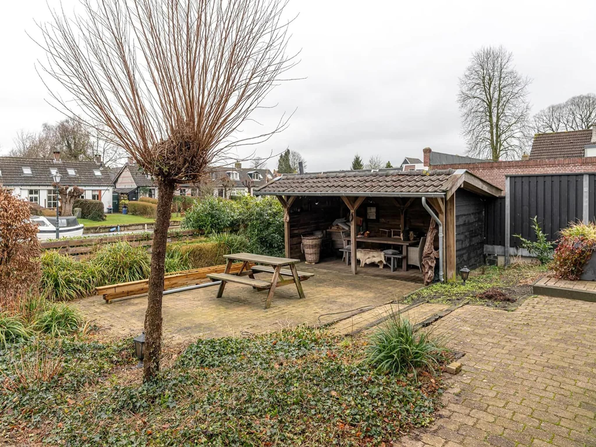 De tuin van De Stevenshoek in Langweer