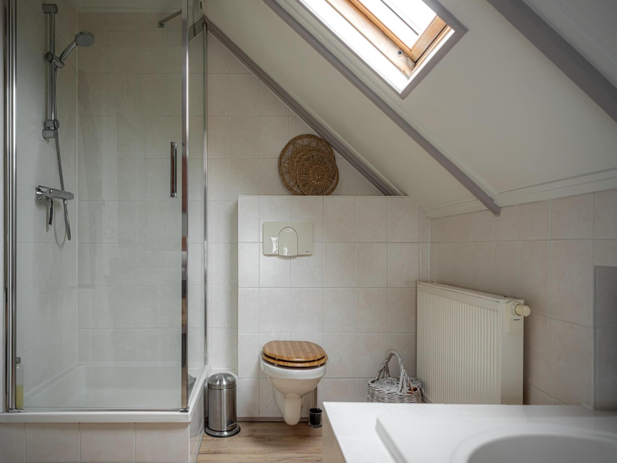 De badkamer van De Stevenshoek in Langweer