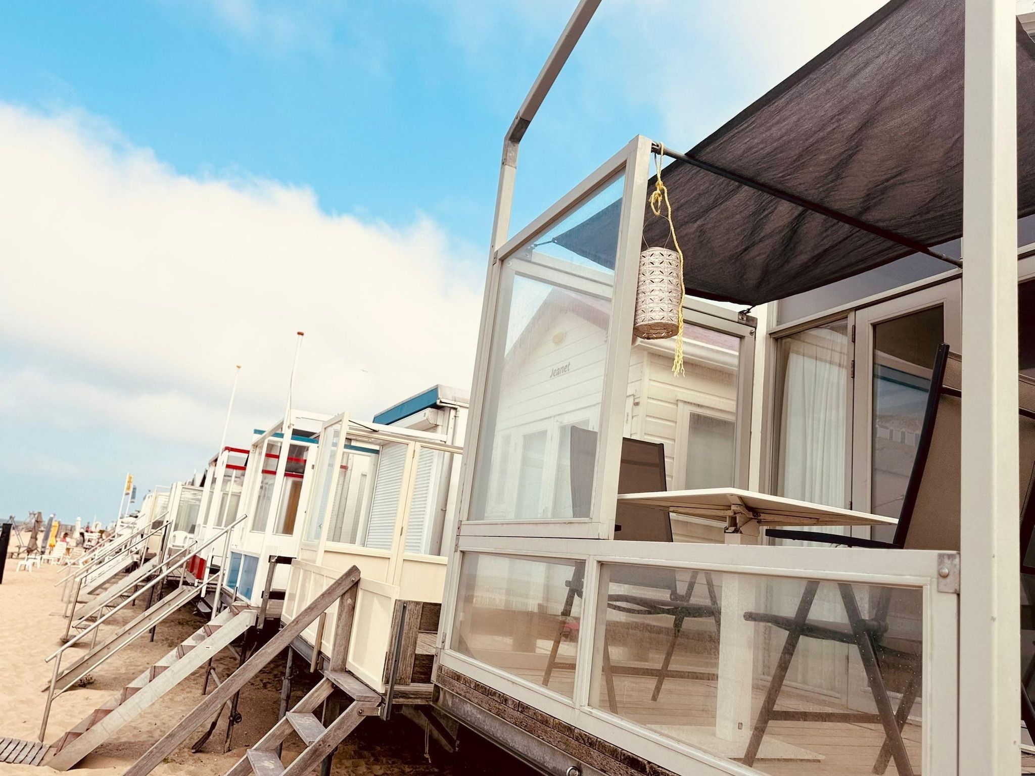 Het terras van Sleep beachhouse - Beach Dishoek 37 I Dishoek in Koudekerke