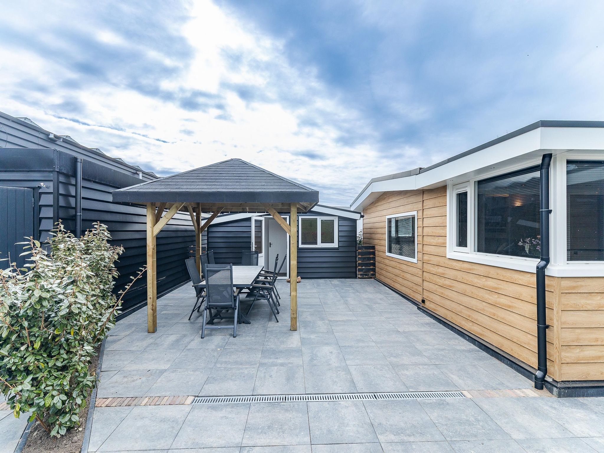 Het terras van Vakantiewoning - Keetenweg 10B - Stavenisse in Stavenisse