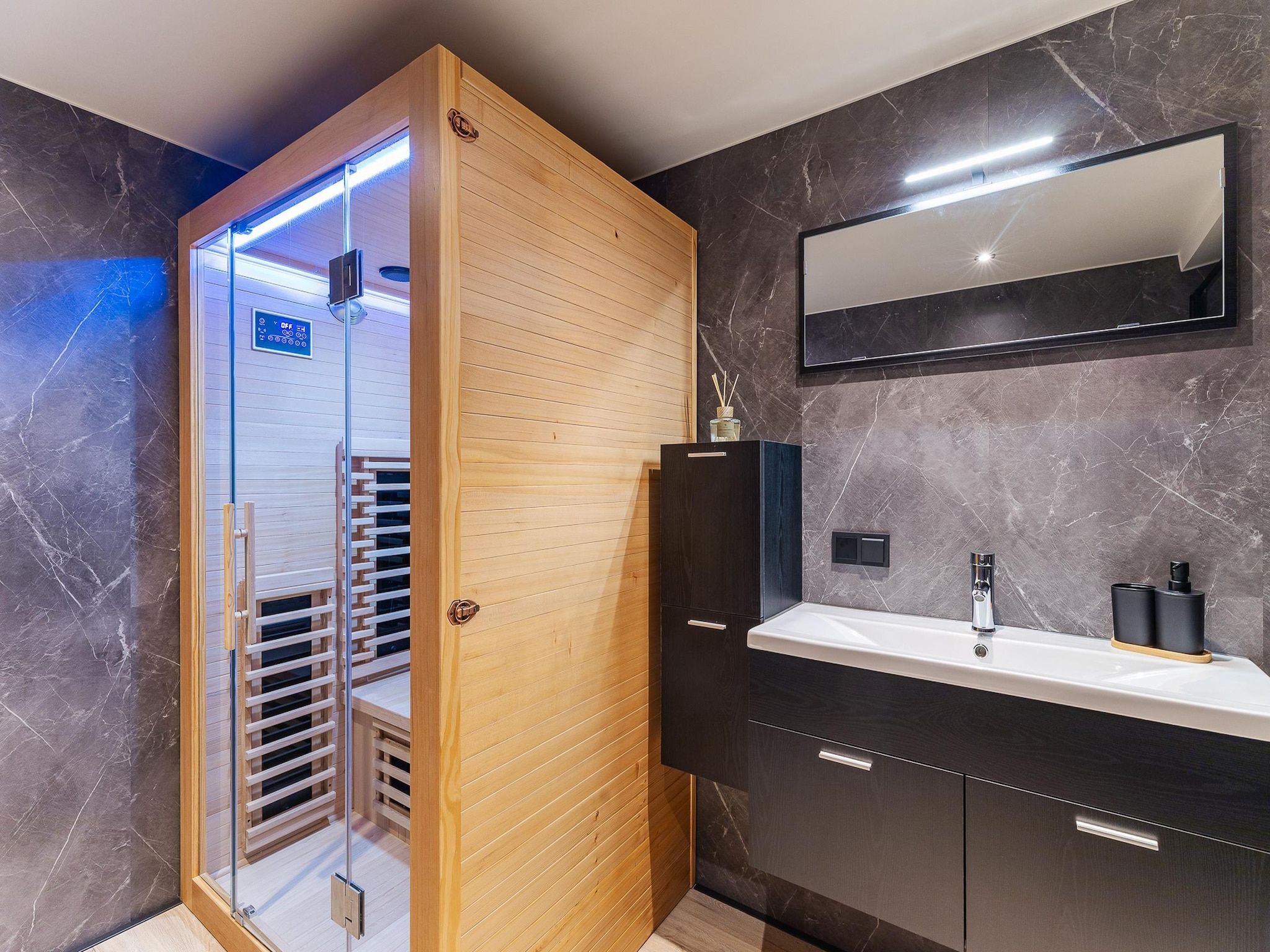 De badkamer van Vakantiewoning - Keetenweg 10B - Stavenisse in Stavenisse