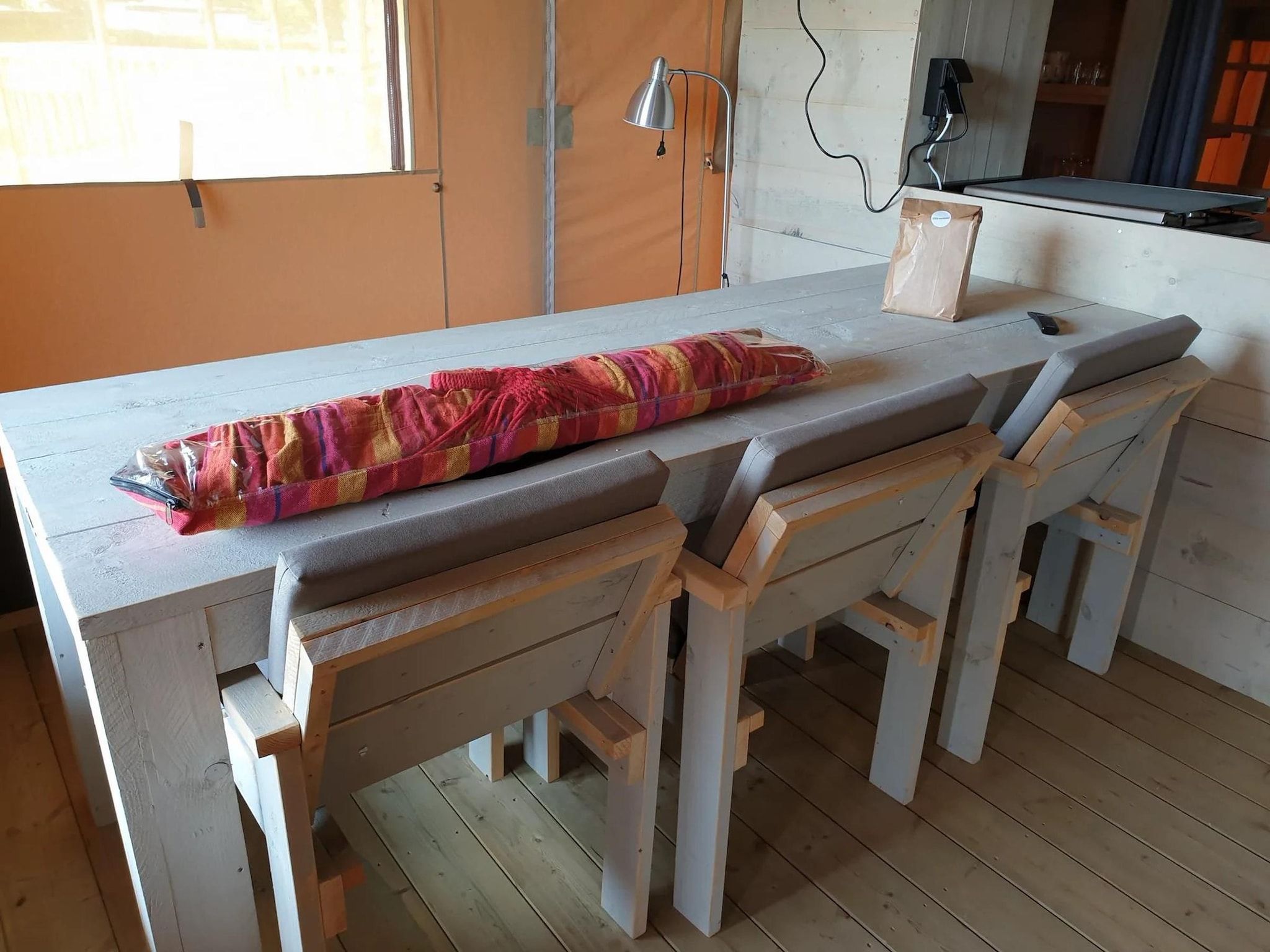 De eetkamer van Ranger Lodge 6 people in Kesteren