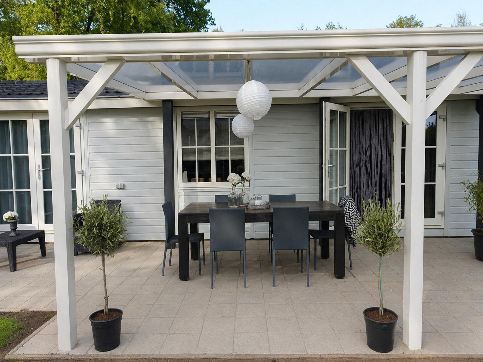 De buitenkant van Vechtdalchalet de Berk in Rheezerveen