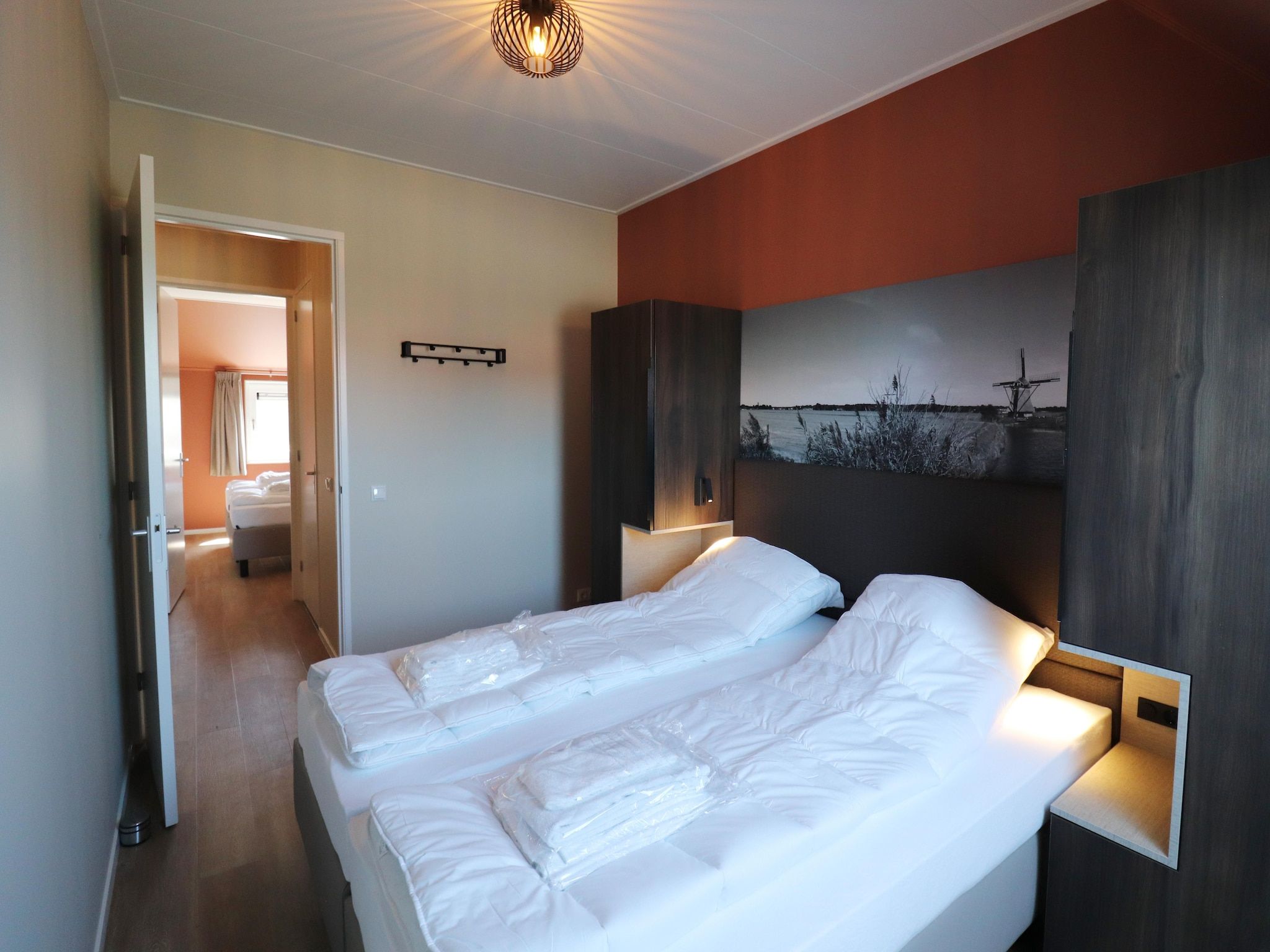 Een slaapkamer van Moderne villa op het Friese platteland in leons