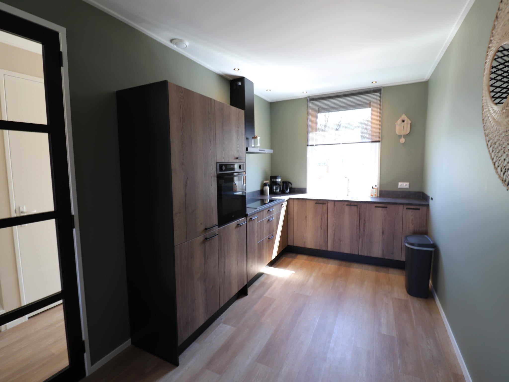 De keuken van Moderne villa op het Friese platteland in leons