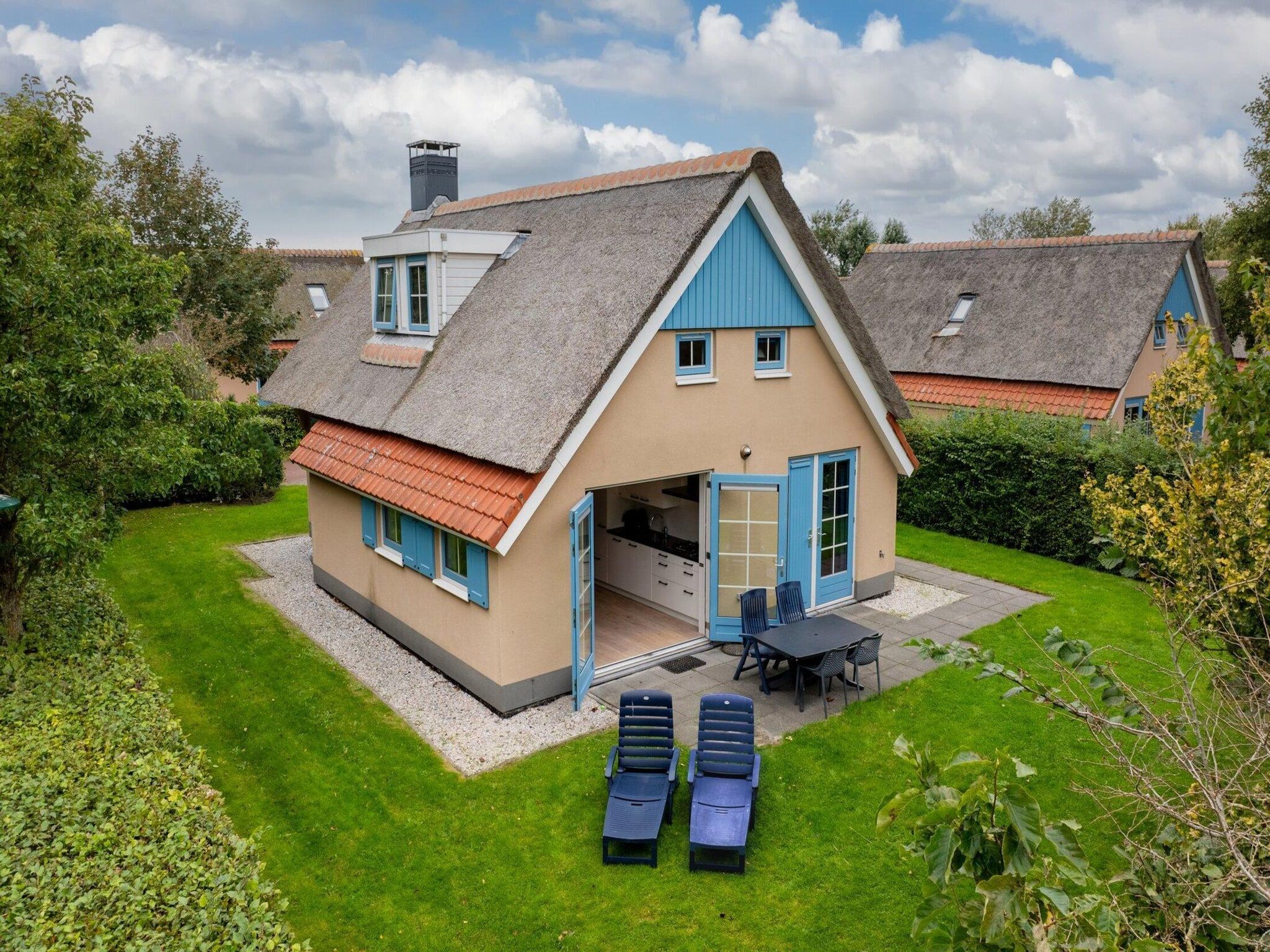 De buitenkant van Kustpark Texel 6 in De Koog