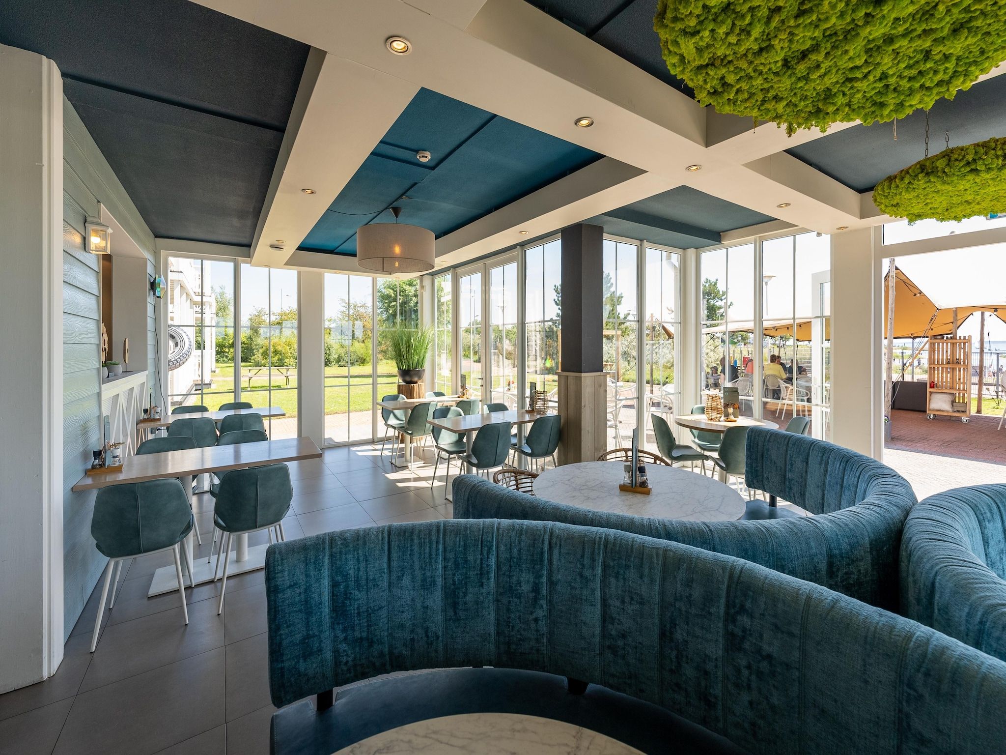 Parkfaciliteiten bij Vakantiepark Cape Helius 15 in Hellevoetsluis