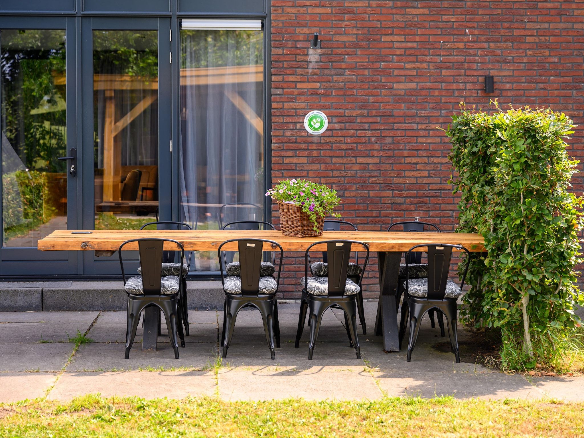 Het terras van De Waterlelie in Hekendorp