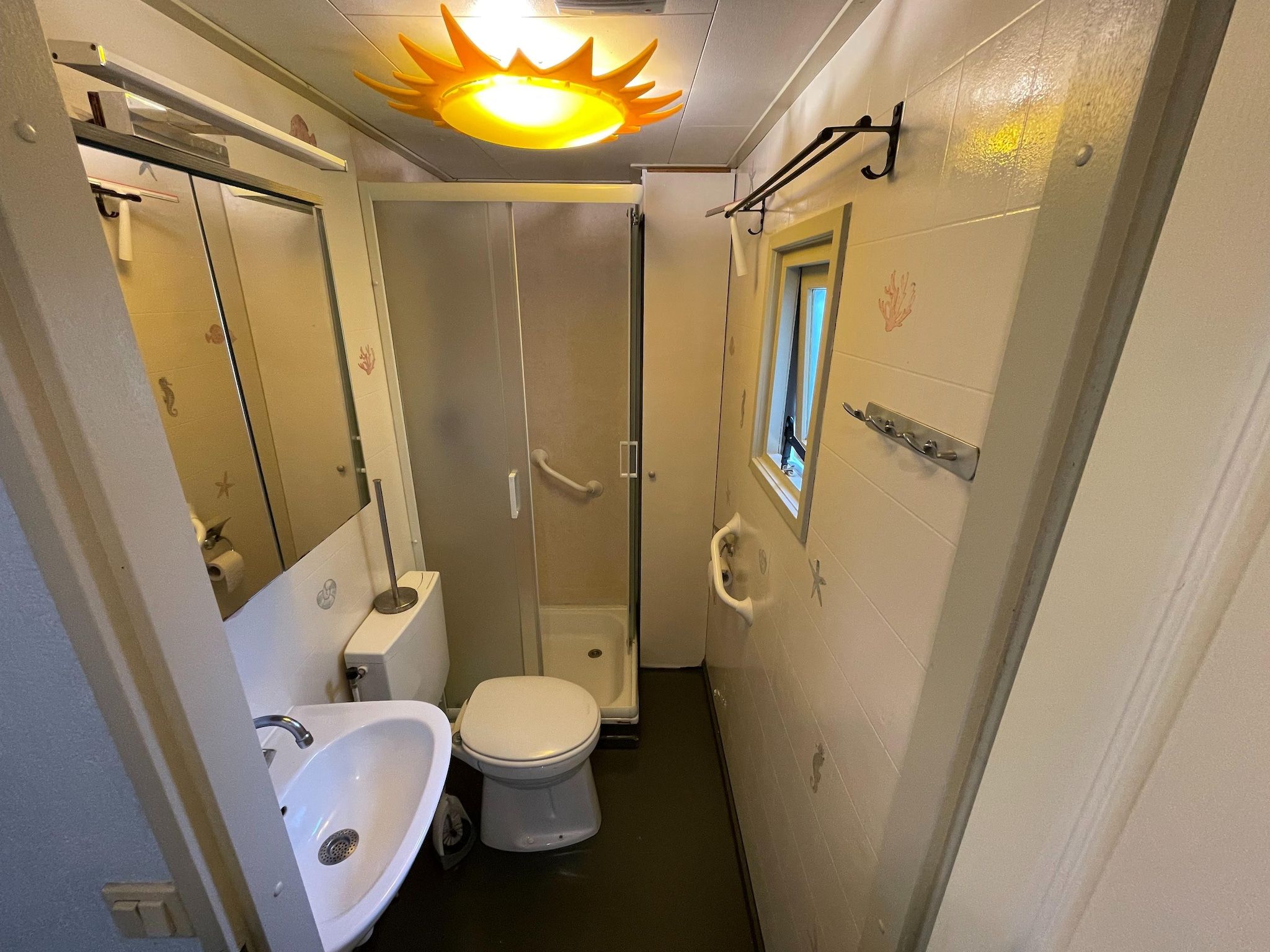 De badkamer van Zonnedauw in Uden