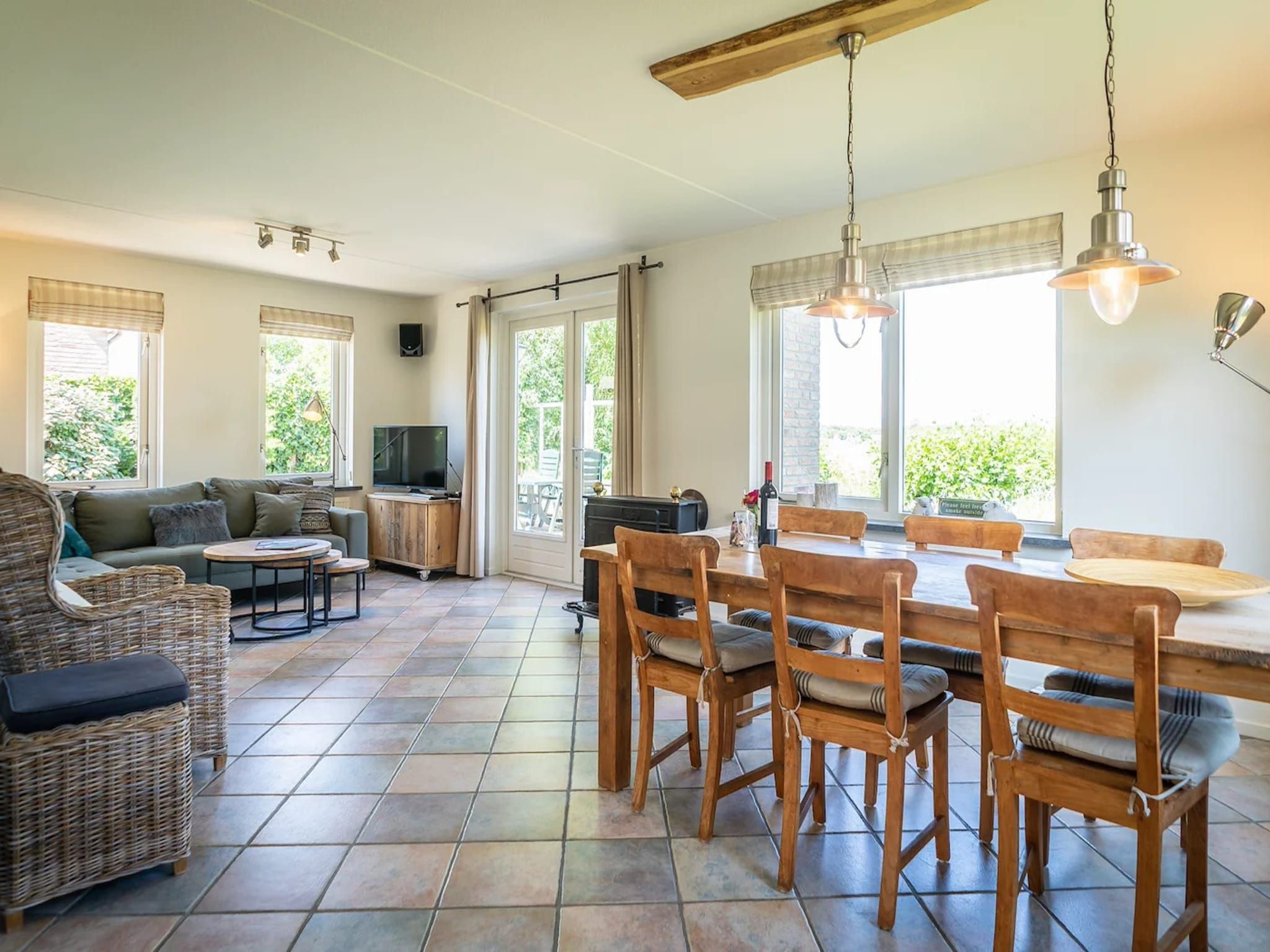 De eetkamer van 5-person luxury holiday villa on Texel in De Koog