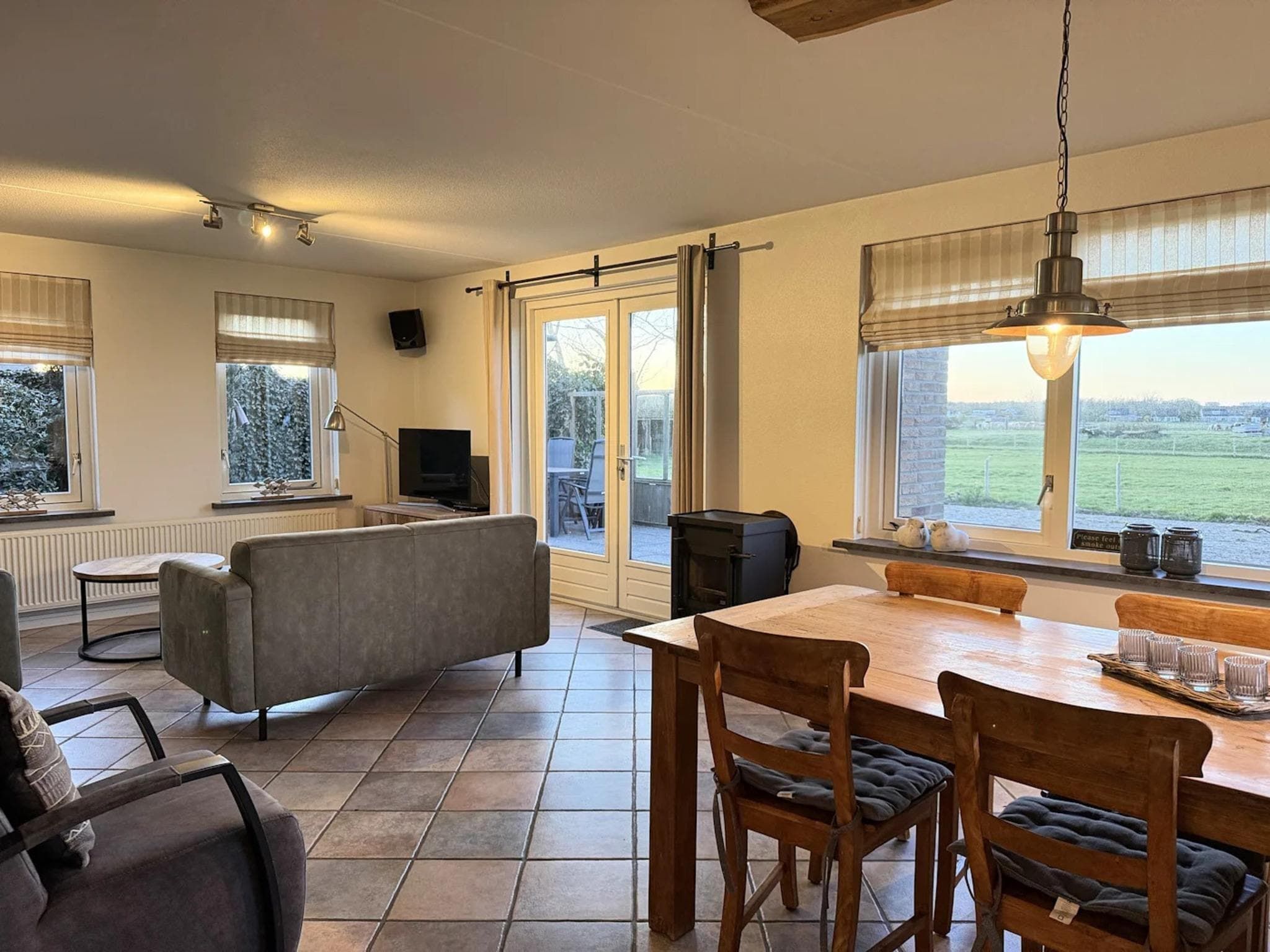 De eetkamer van 5-person luxury holiday villa on Texel in De Koog
