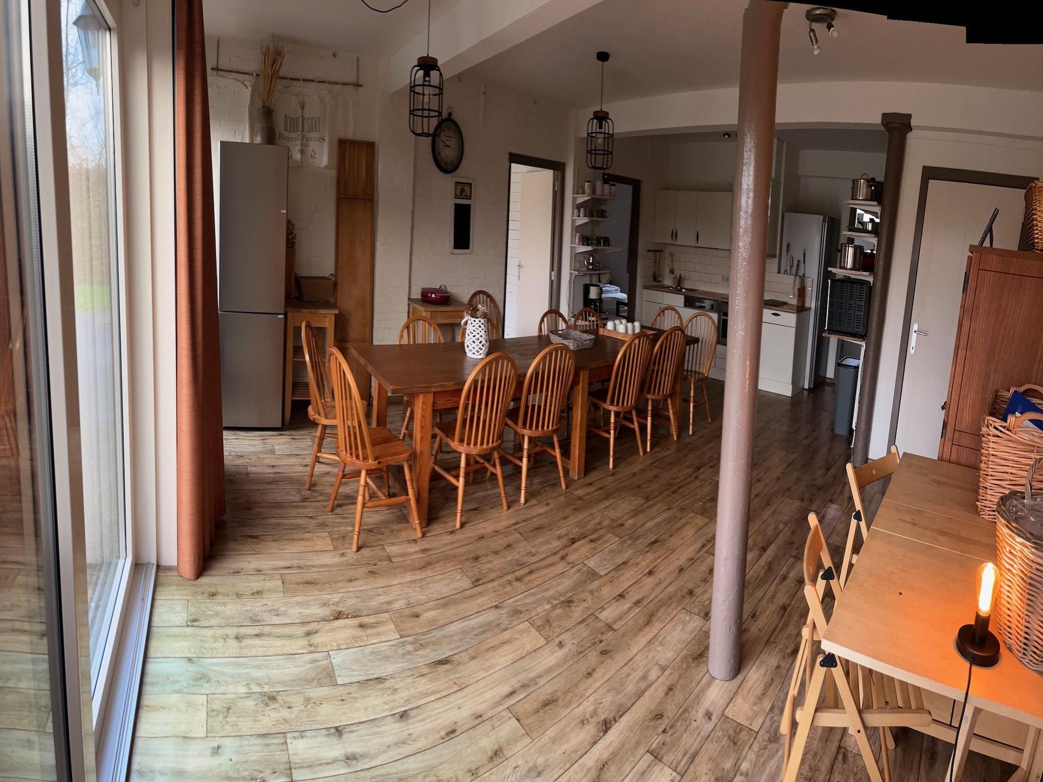 De eetkamer van Appartement De Hooizolder in Eede