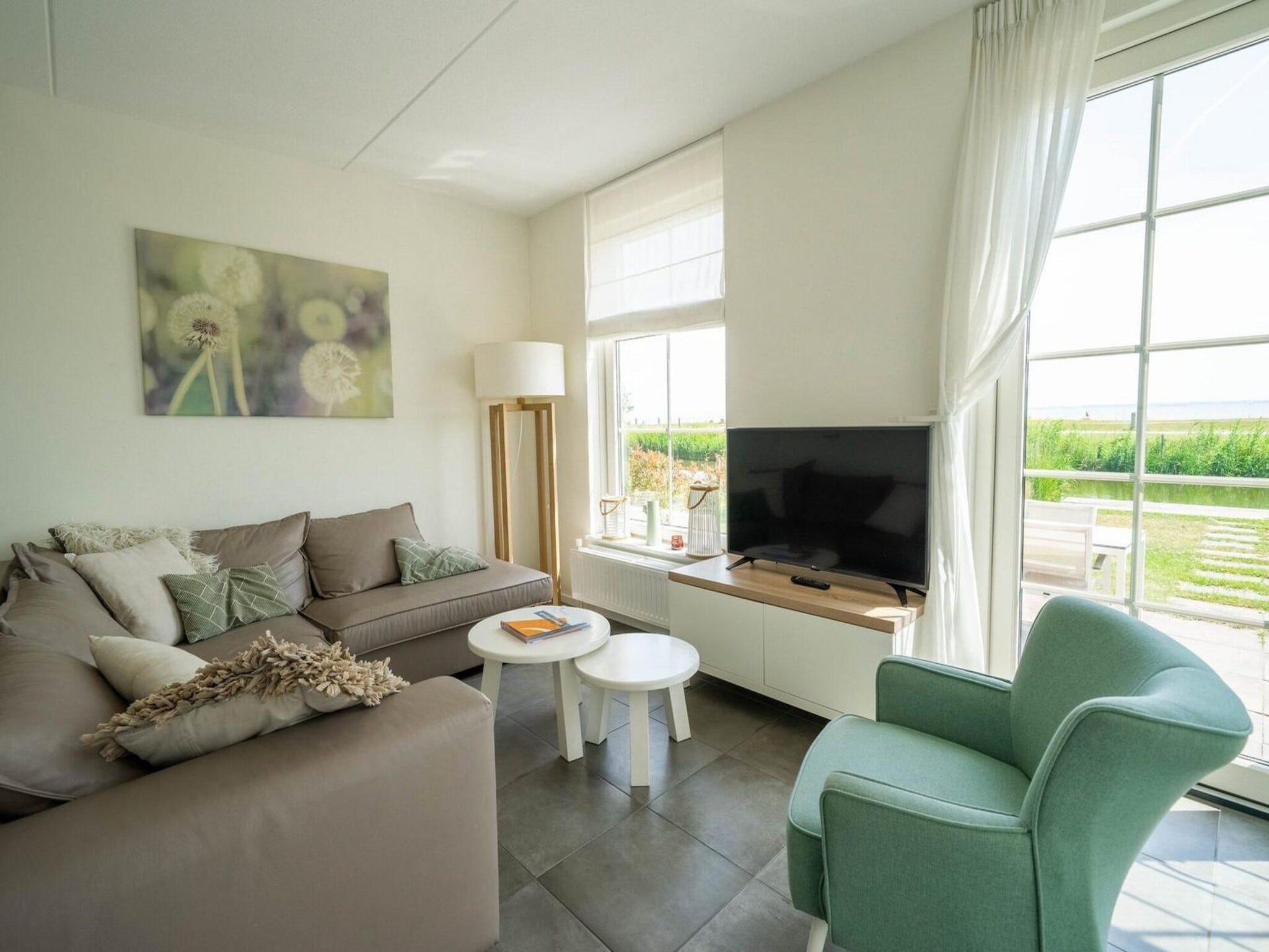 De woonkamer van Munt 6 in Uitdam