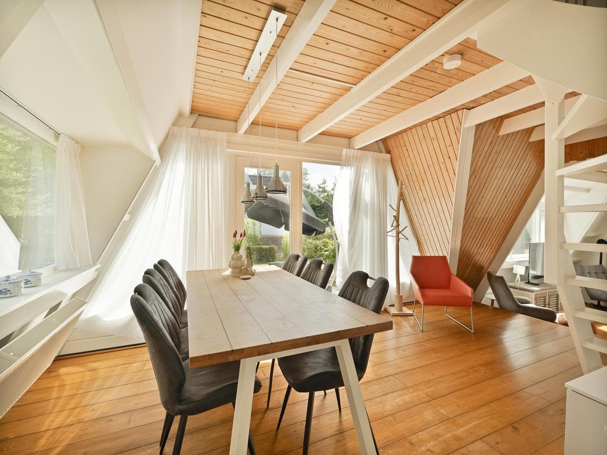 De eetkamer van Sandepark 37 in Groote Keeten