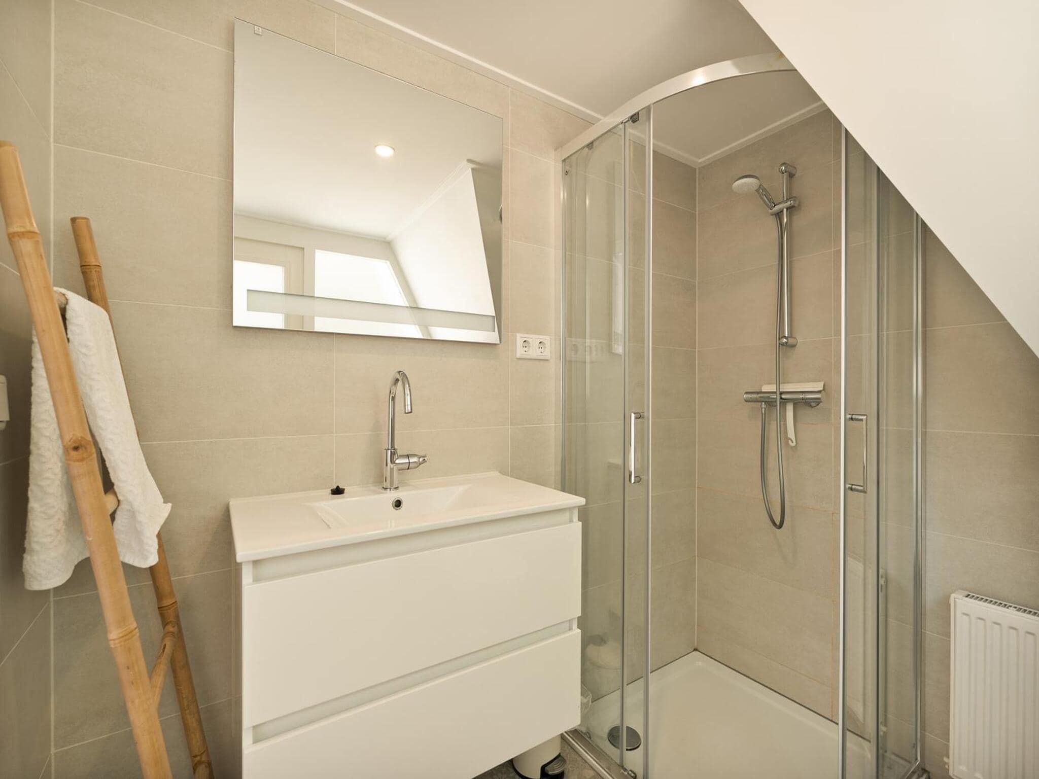 De badkamer van Sandepark 37 in Groote Keeten