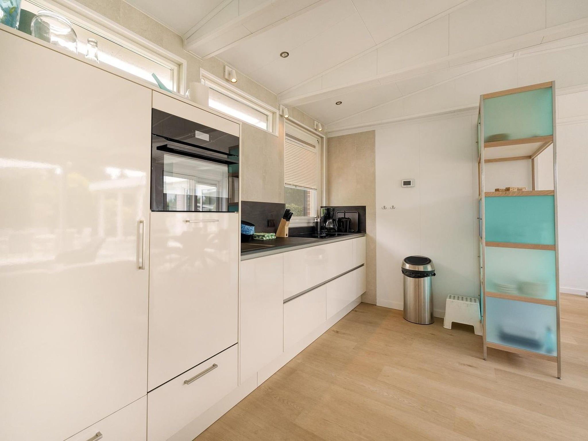 De badkamer van Eureka 57 in Sint Maartensvlotbrug