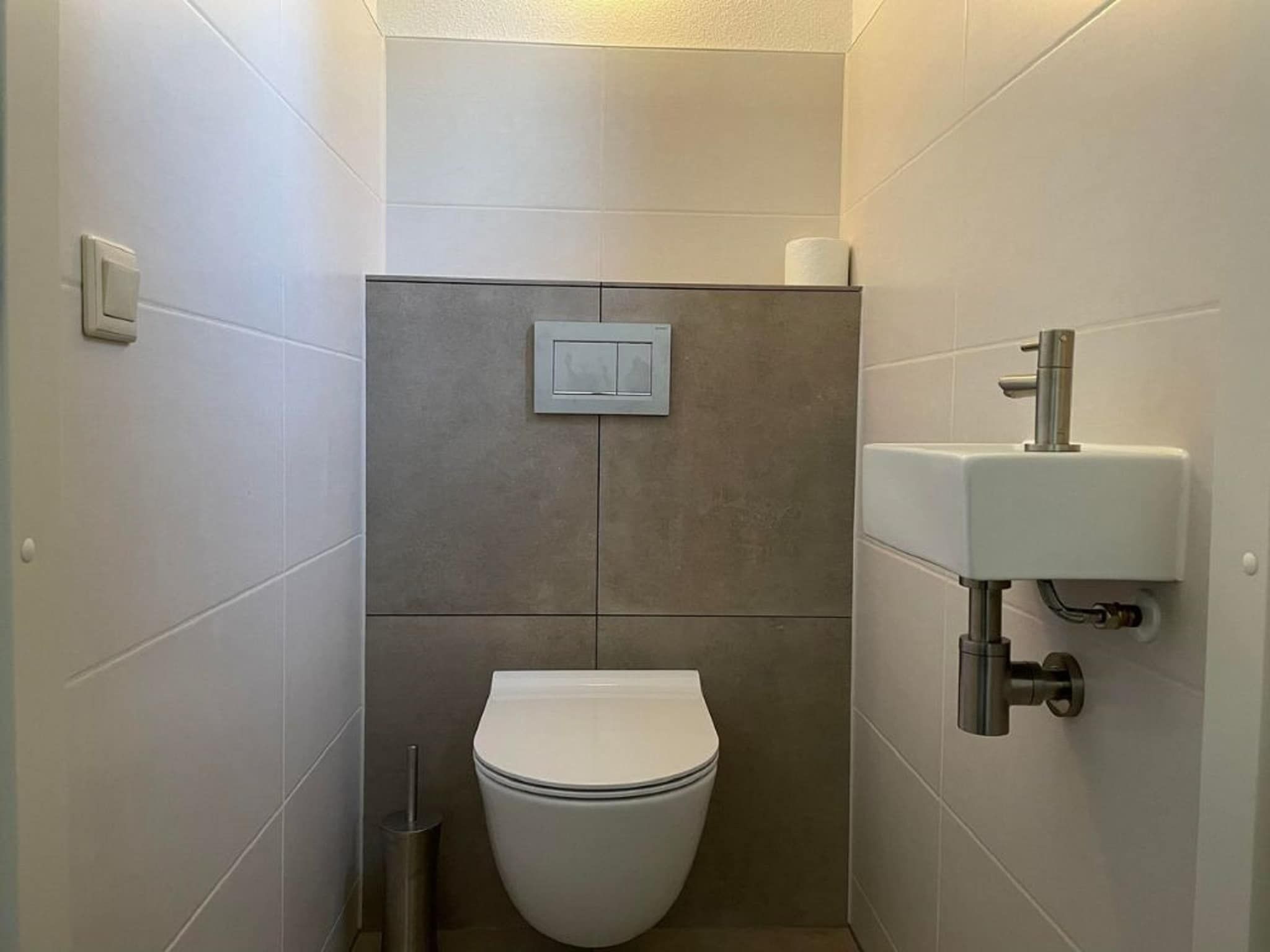 De badkamer van Landgoed Eysinga State 2 in Sint Nicolaasga