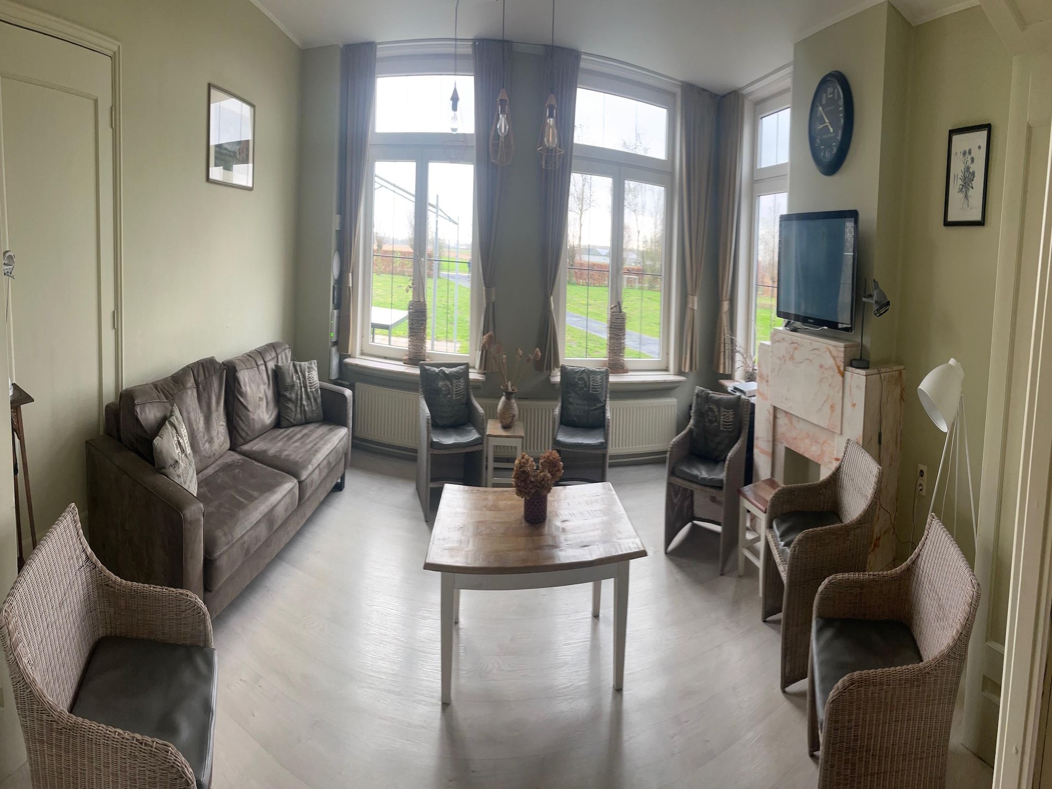 De woonkamer van De Biezenpolder 't Groothuus in Eede