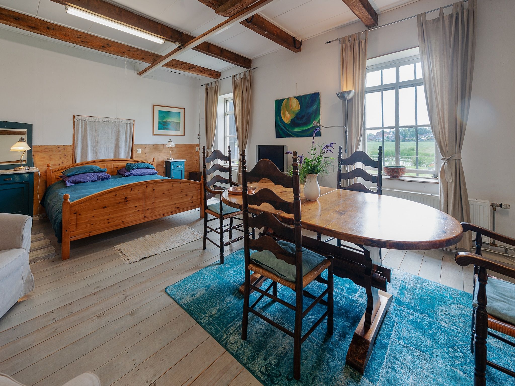 De woonkamer van Lauwerspleats in Burum