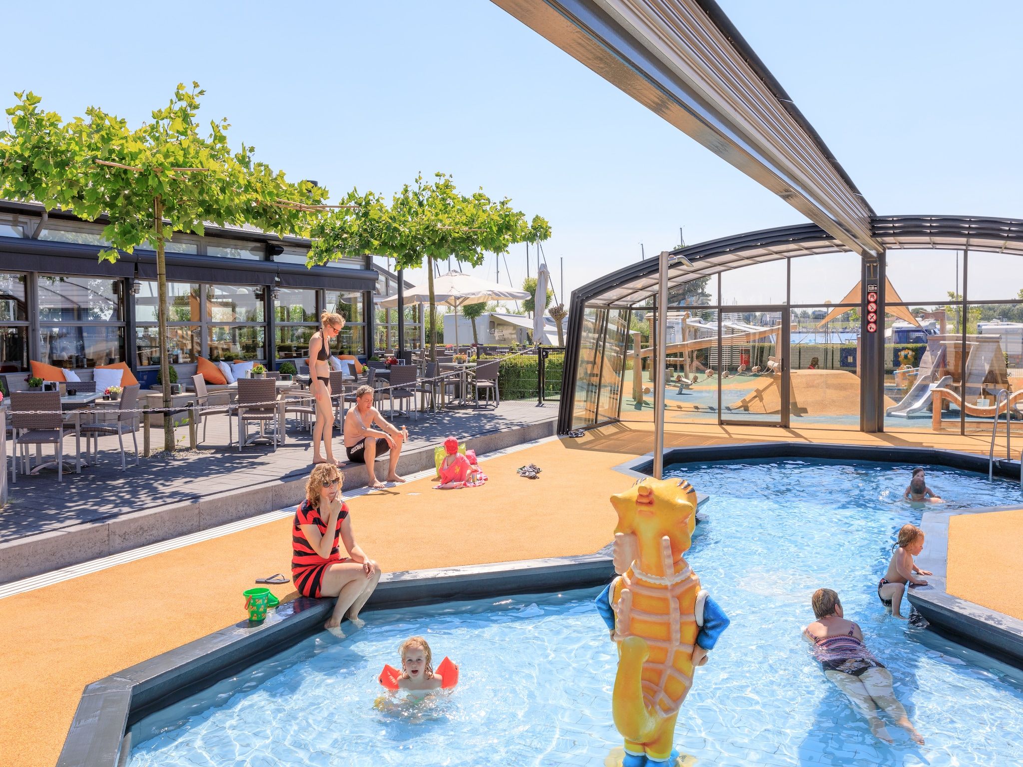 Parkfaciliteiten bij Villapark de Paardekreek 5 in Kortgene