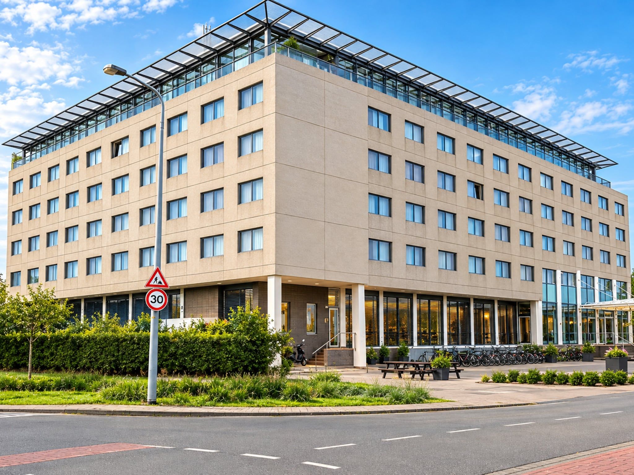 Sunday Hotel Amsterdam Airport Schiphol in Badhoevedorp, - Foto 8 van 32