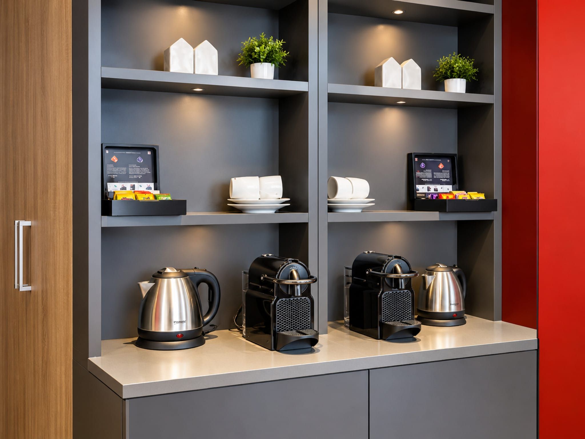 De keuken van Sunday Hotel Amsterdam Airport Schiphol in Badhoevedorp,