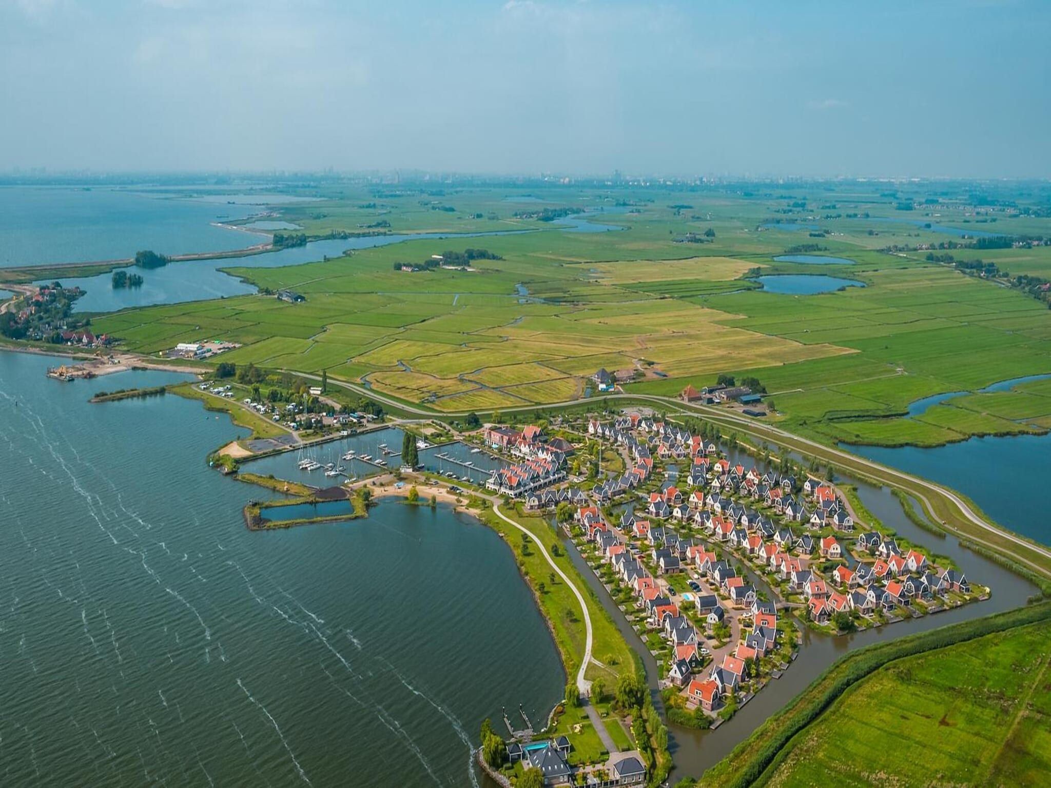 De omgeving van 	Florijn 6 in Uitdam
