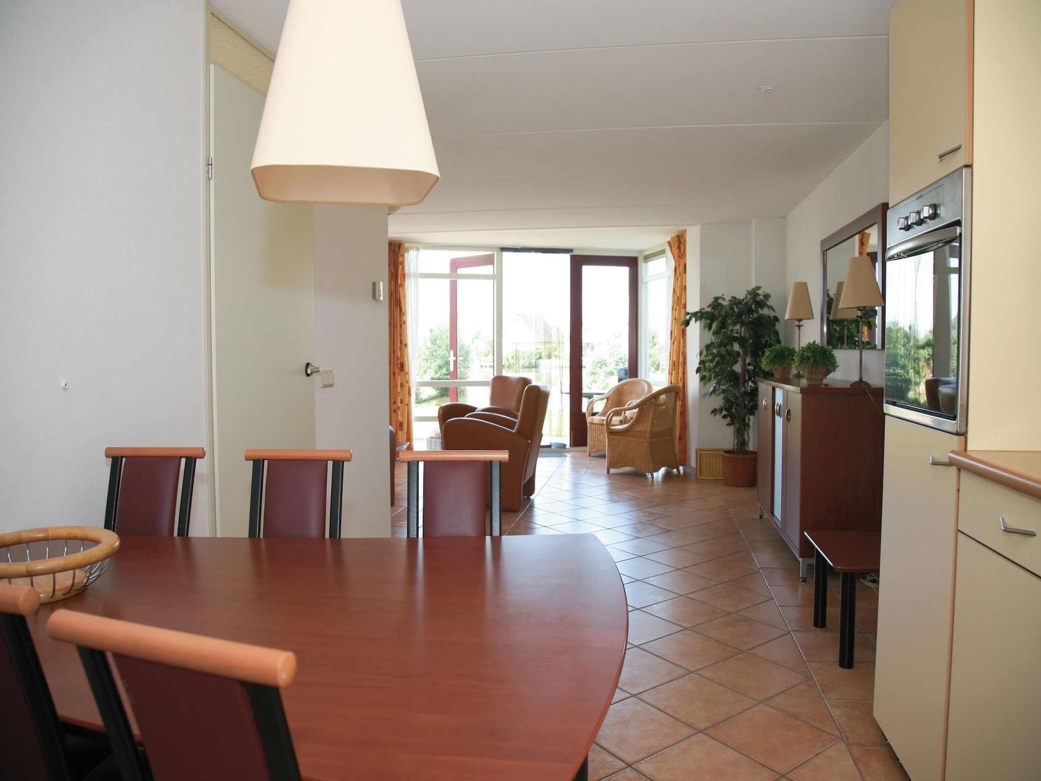 De woonkamer van Vlietstroom 6 in Medemblik