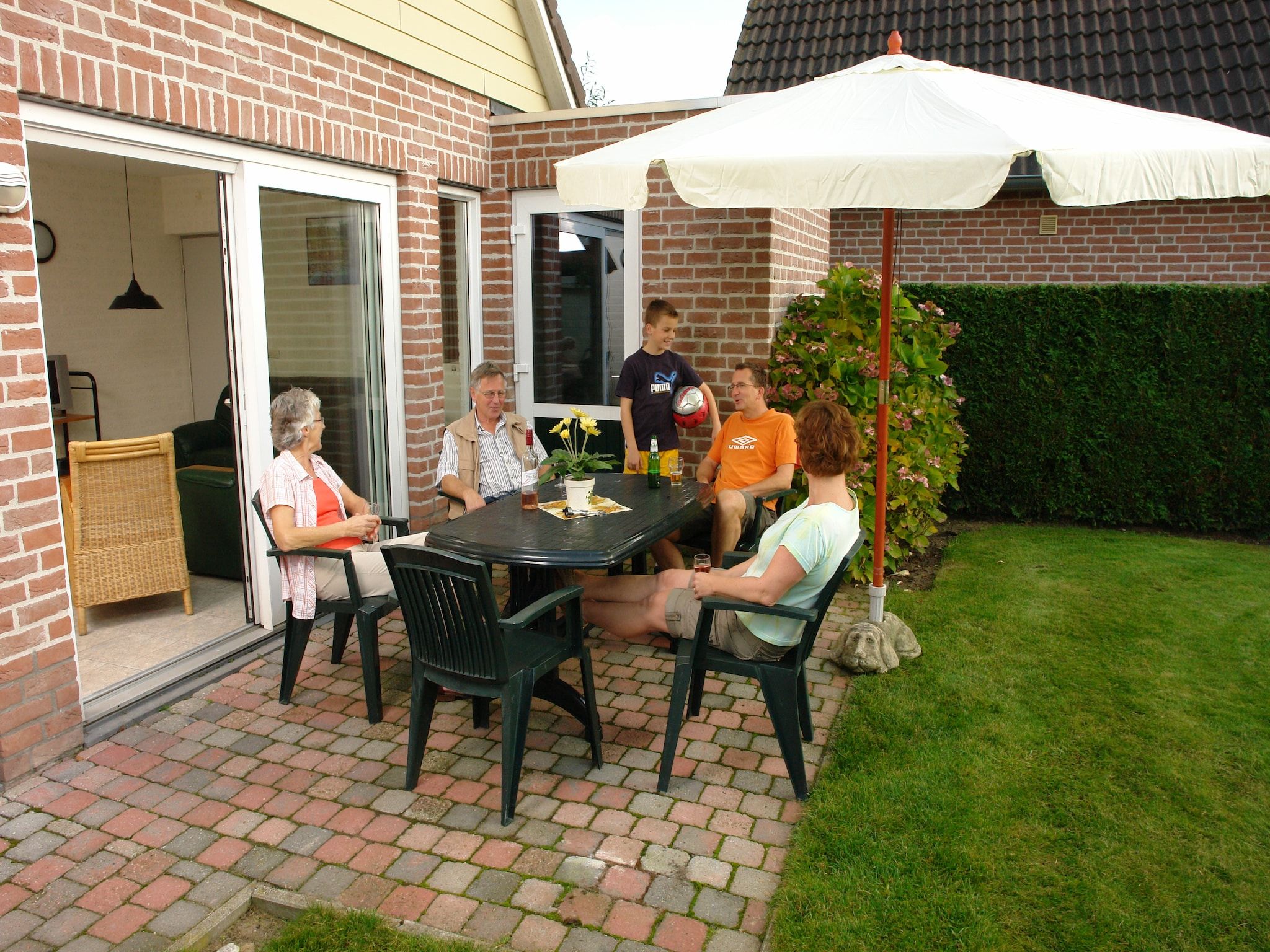 Het terras van De Riethorst 1 in Plasmolen