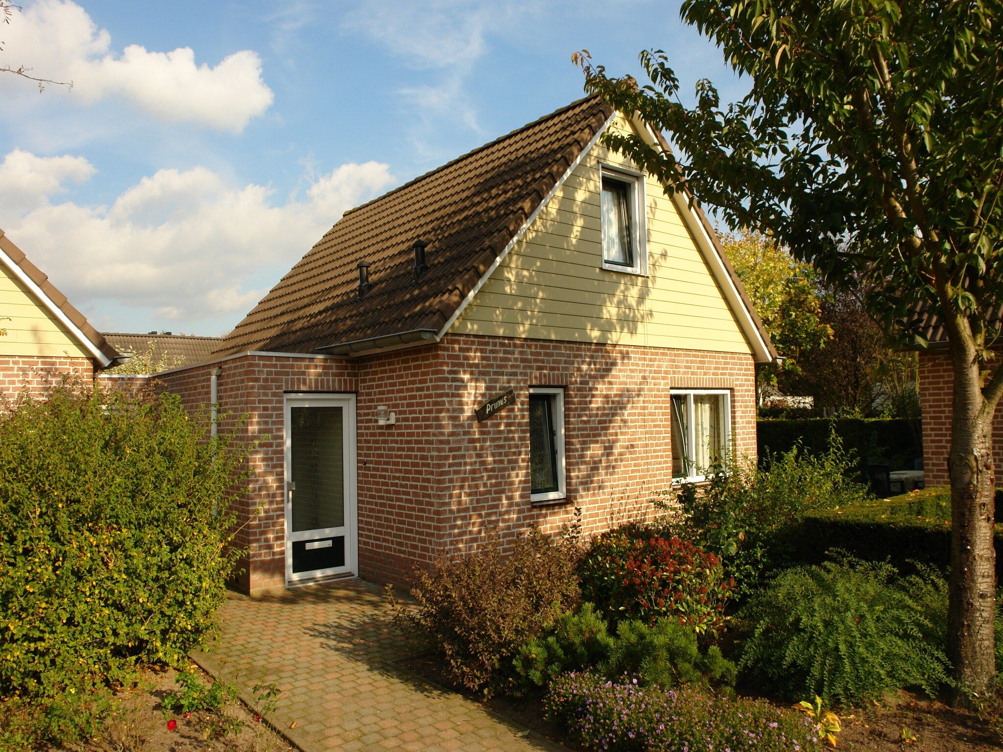 De buitenkant van De Riethorst 1 in Plasmolen