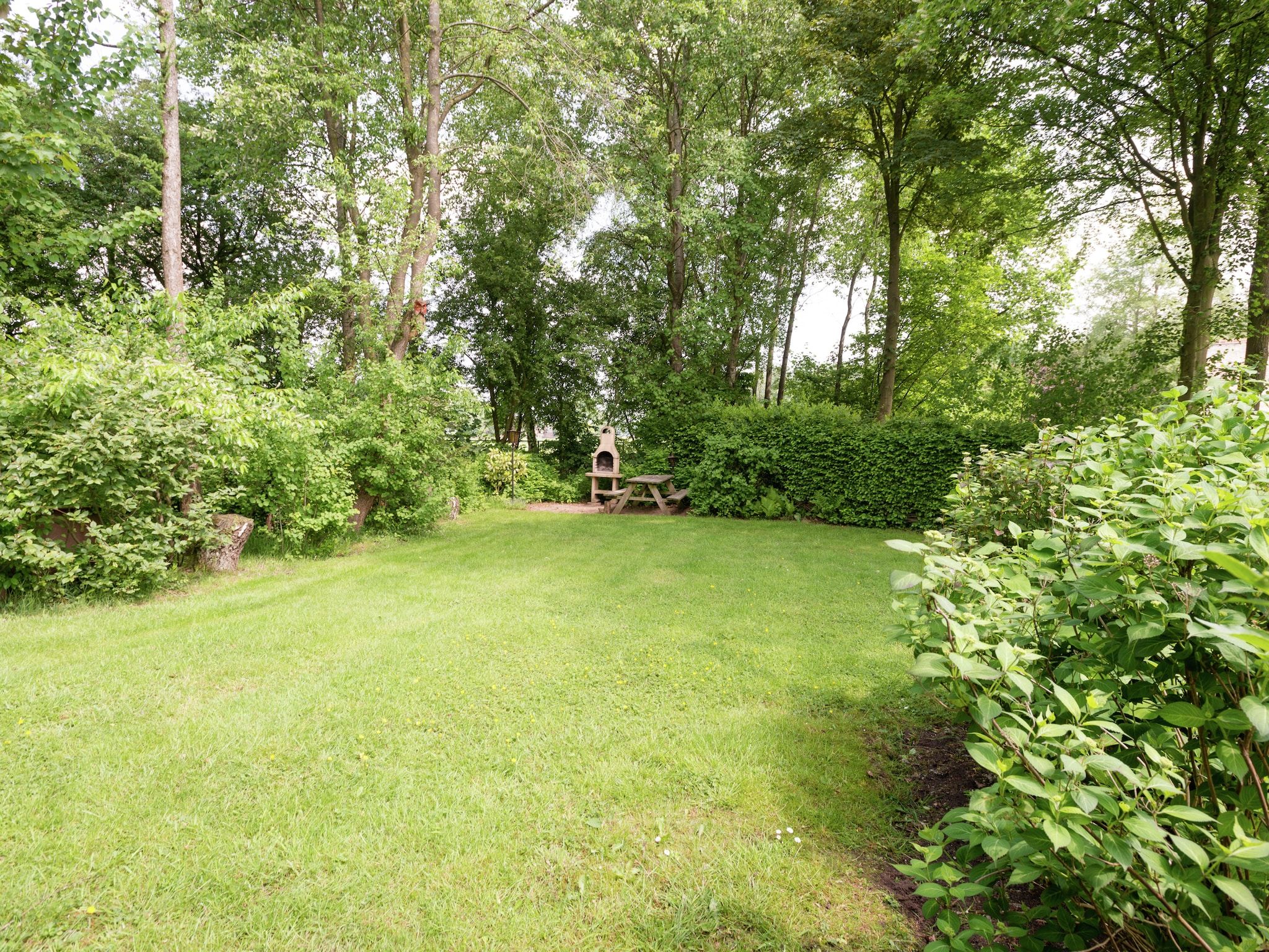 De tuin van Zonnenberg 34 in Heeten