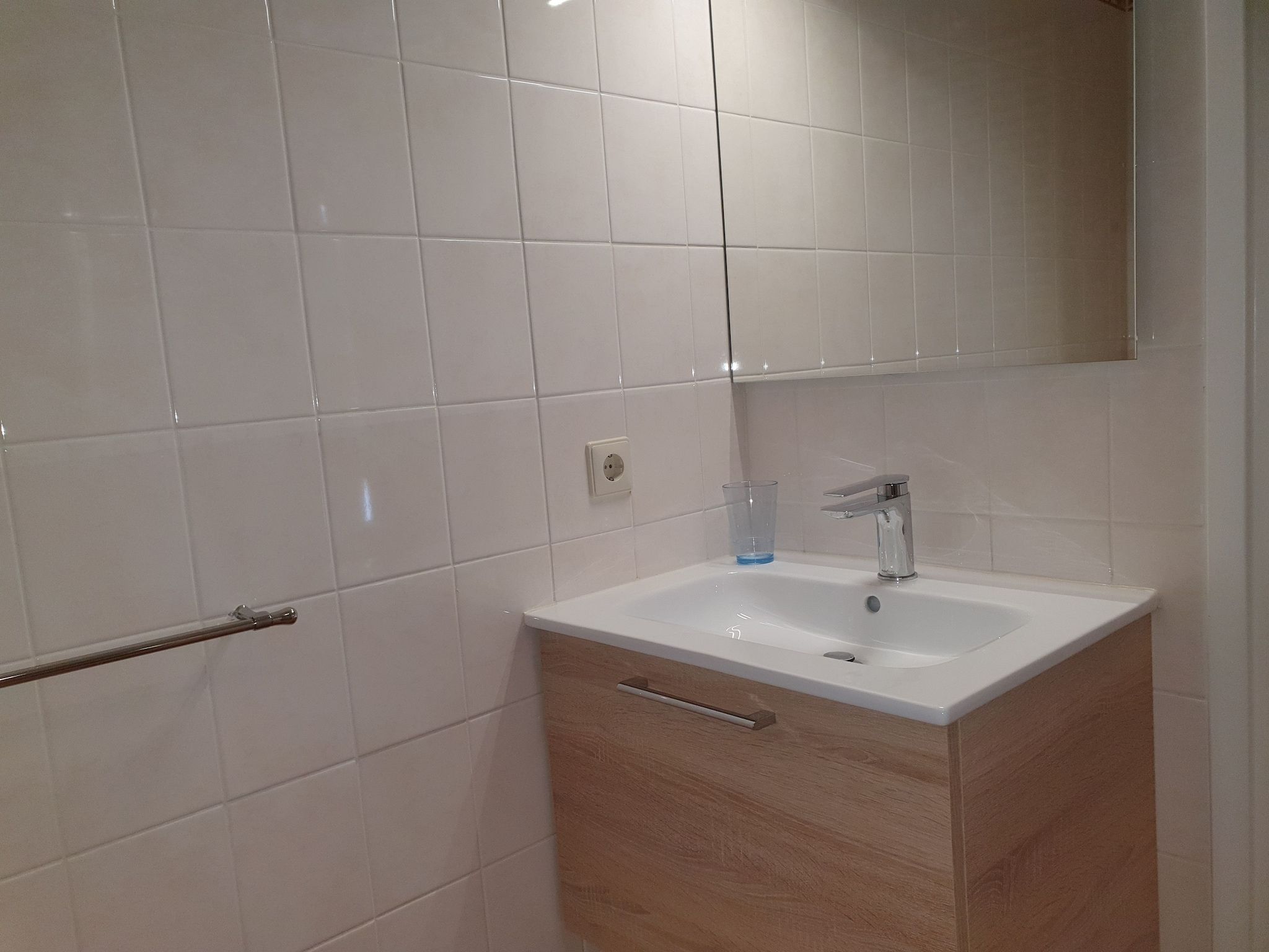 De badkamer van Zonnenberg 34 in Heeten